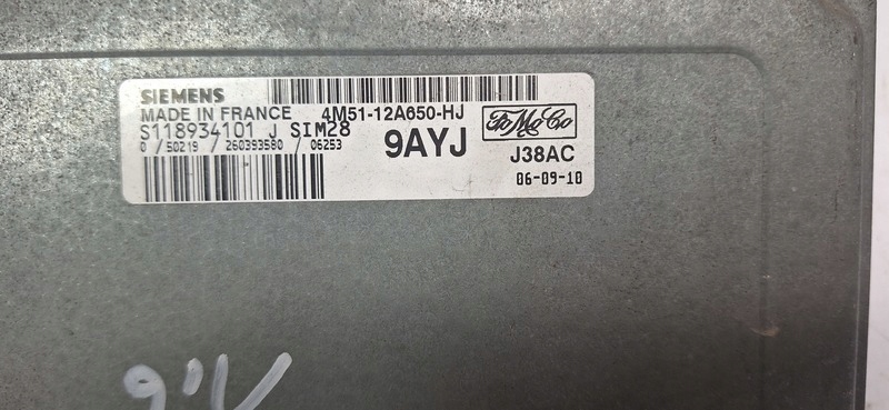 computer of the engine FORD FOCUS MK2 4M5112A650HJ