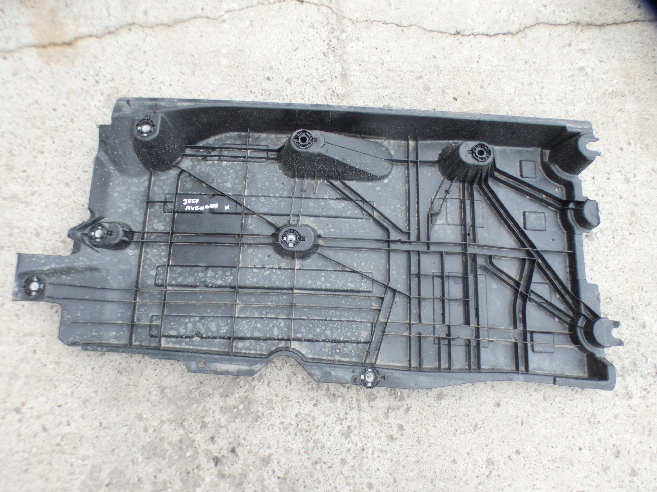 cover chassis right JEEP AVENGER 23- 9841799680