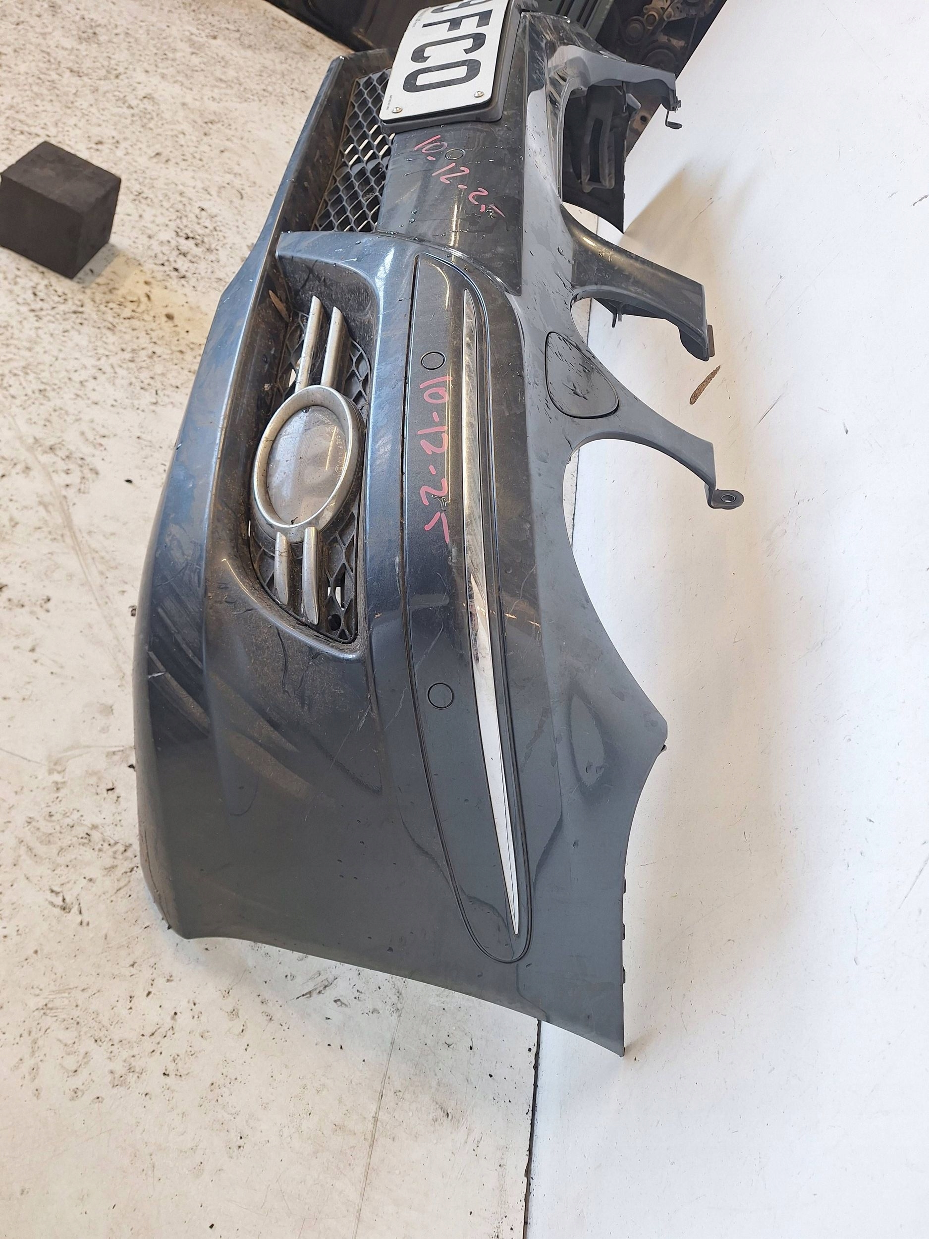 MERCEDES E-KLASA W211 06-08 bumper XENON + PDC