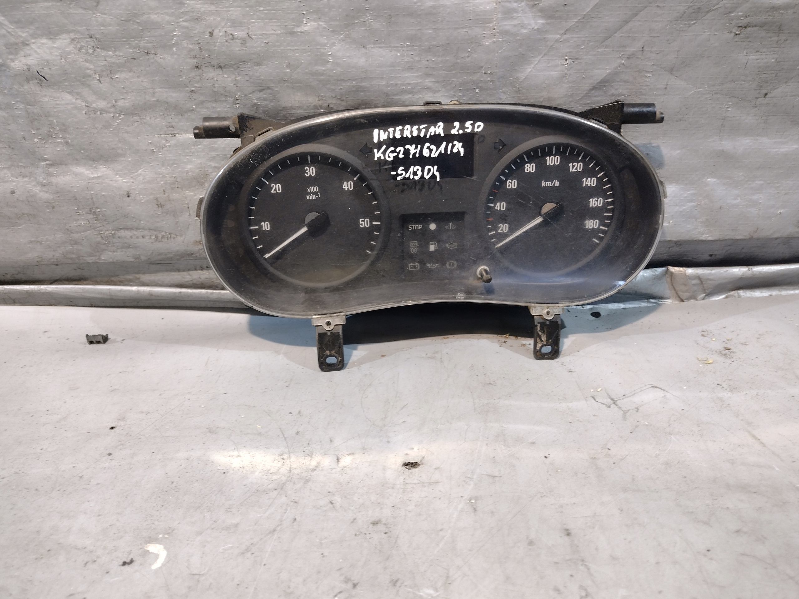 dials dials Nissan Interstar and 1 2,5DCI P8200408677G
