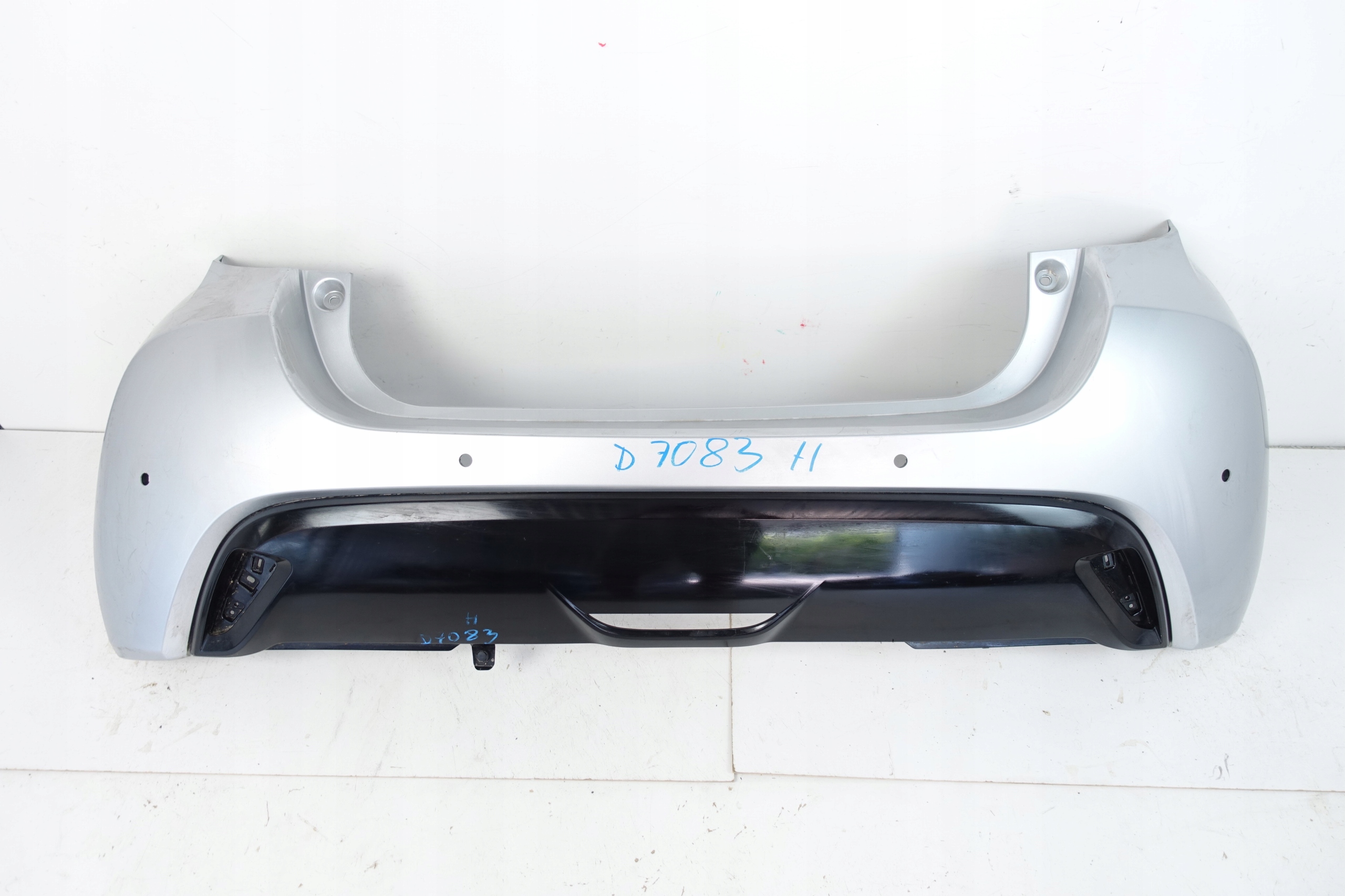 ZDERZAK TYŁ TYLNY TOYOTA YARIS IV 52159-0DC60 ZDERZAK TYŁ TYLNY TOYOTA ...