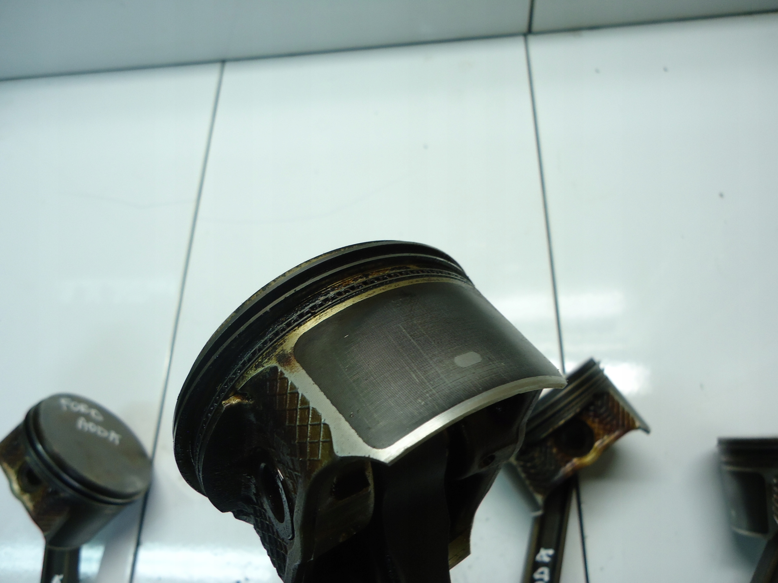 FOCUS MK2 CMAX 2.0 16V AODA Piston avec bielle