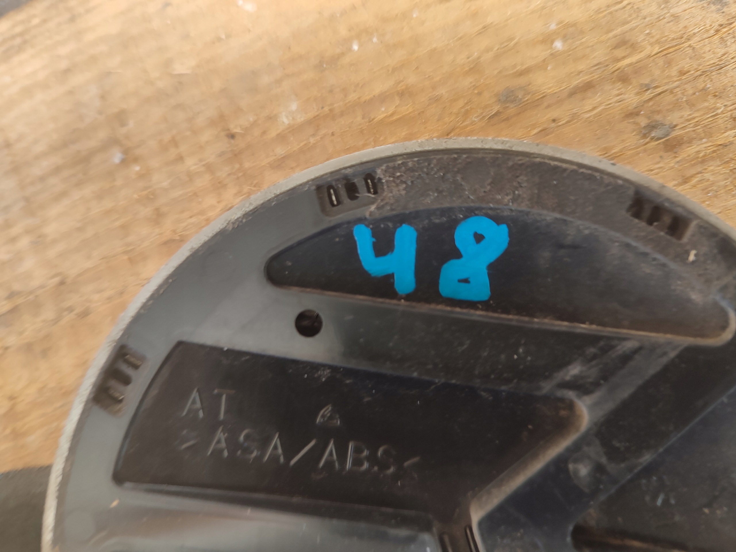 logo EMBLEMAT rear part VOLKSWAGEN PASSAT B7 5M0853630D