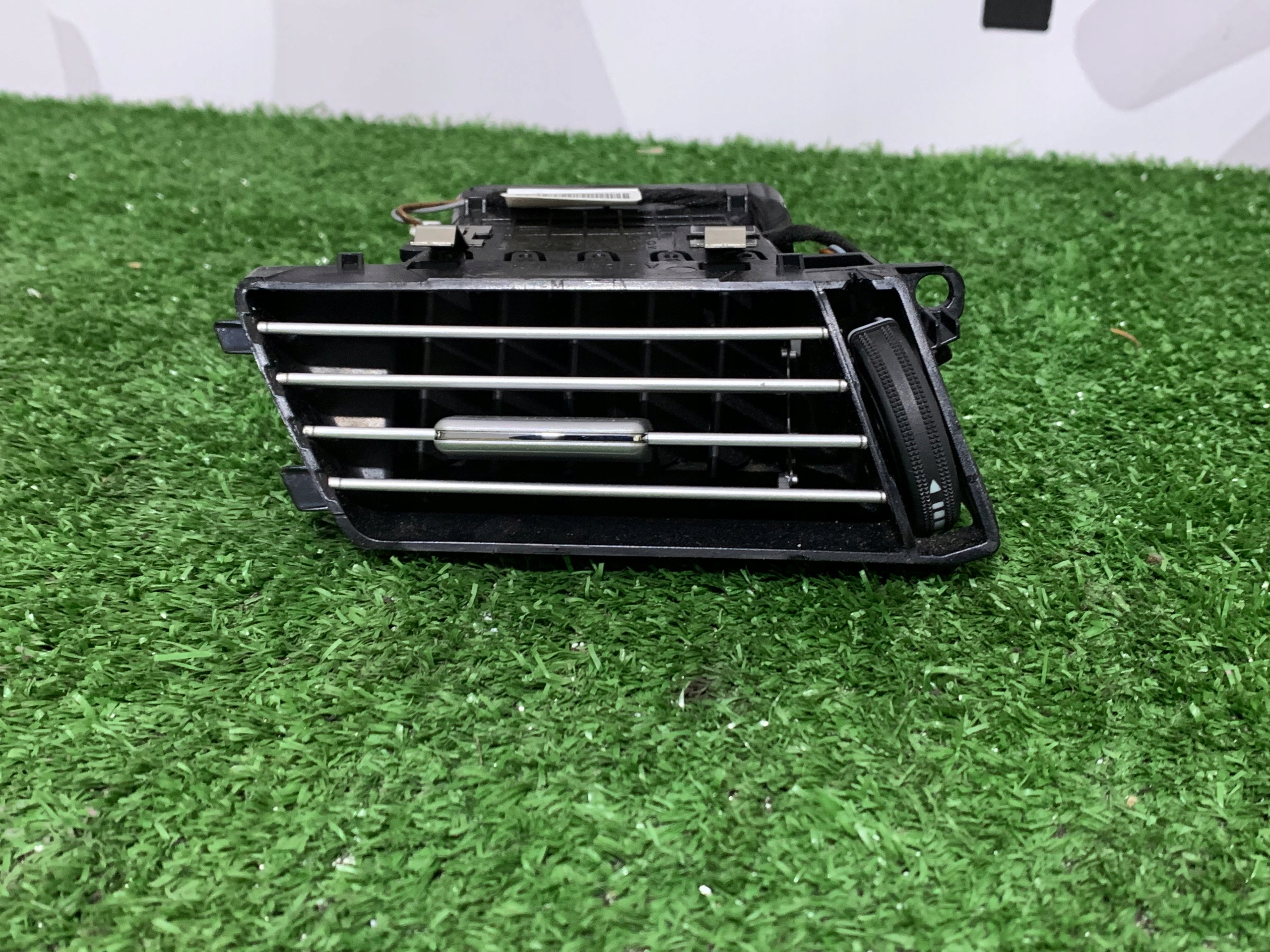 grid air conditioning devices left MERCEDES W212 2128302654