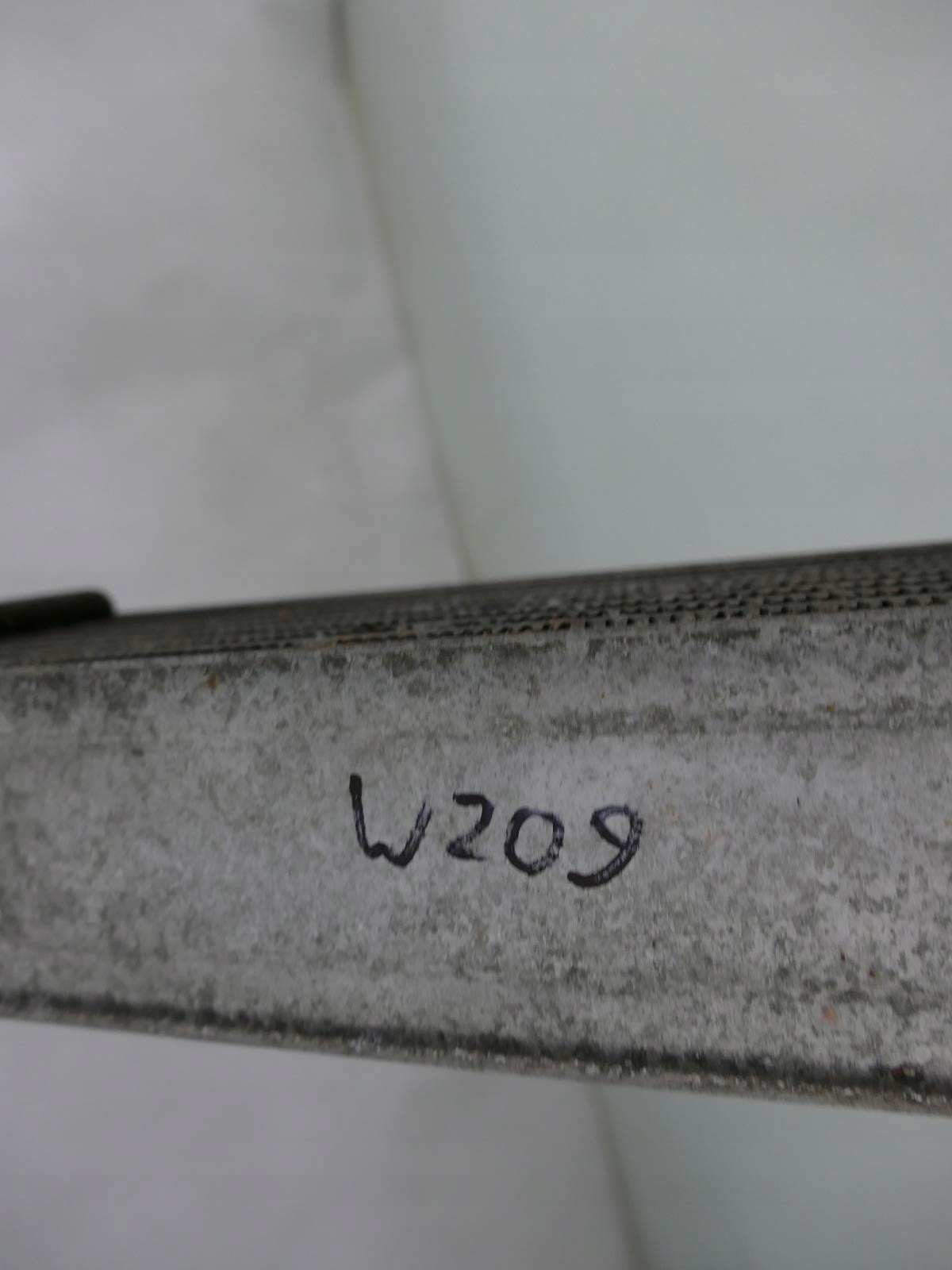 MERCEDES W209 A209 C209 3.0 CDI 2.2 CDI intercooler radiator