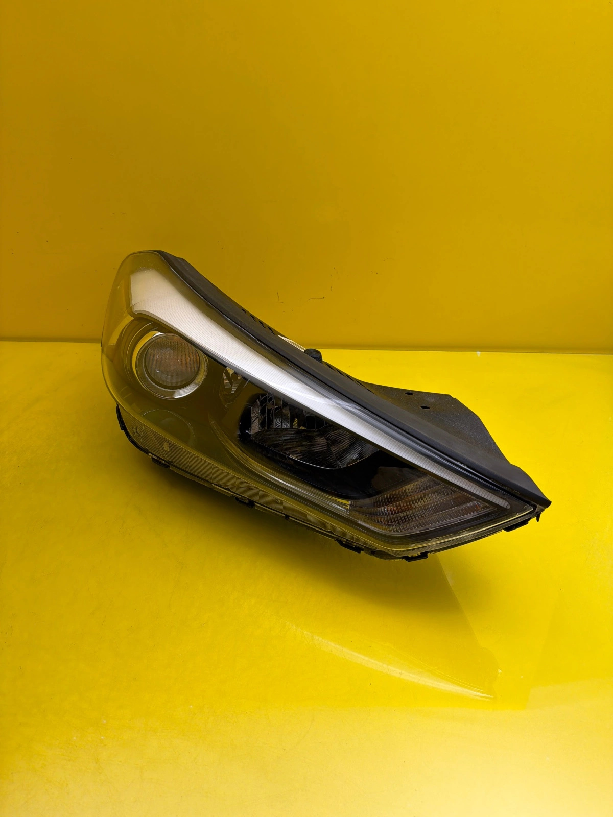 light right Hyundai Tucson III lens 92102D7100