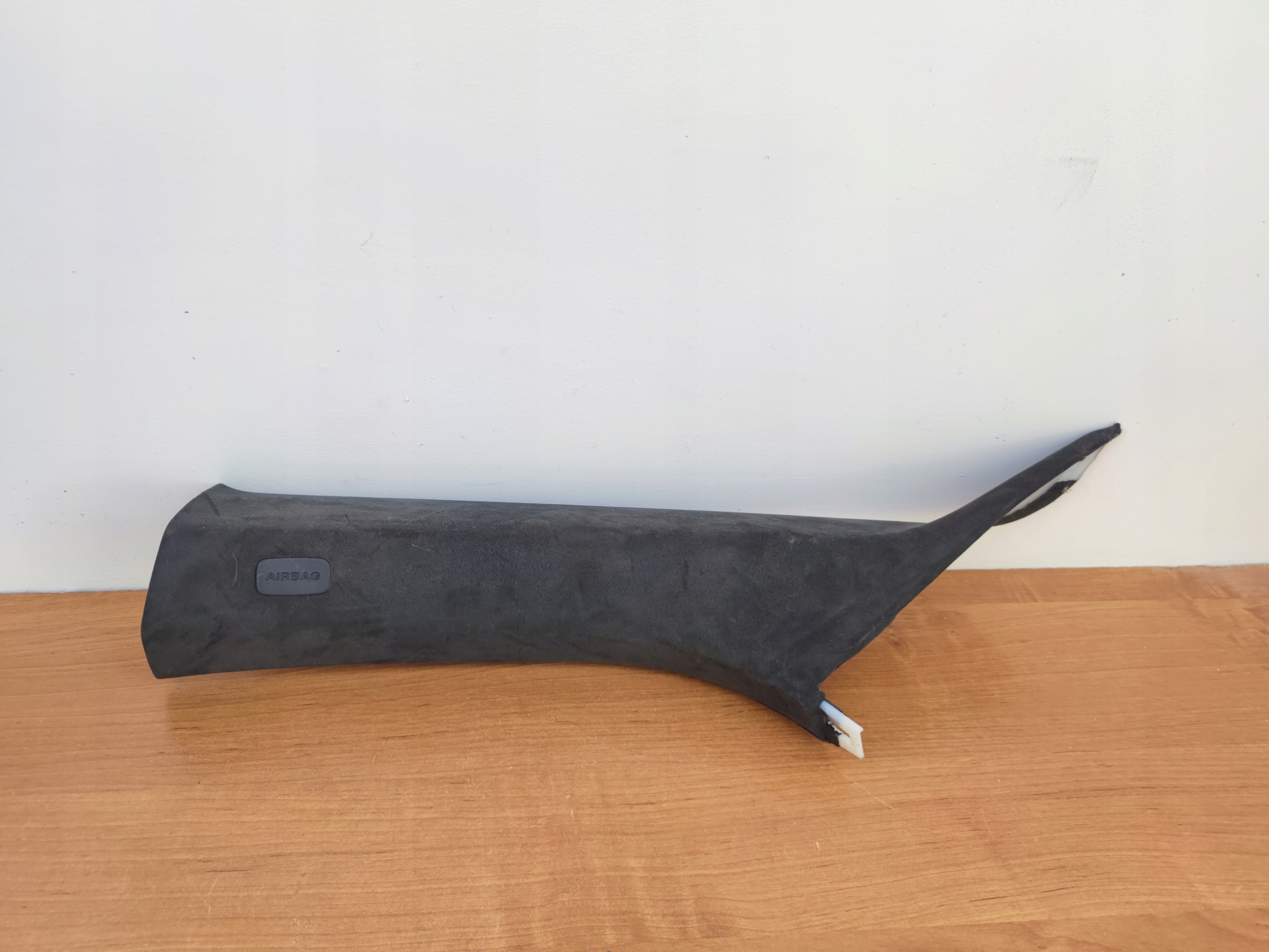 4S8867233B - AUDI R8 4S ліва кришка стійки накладка