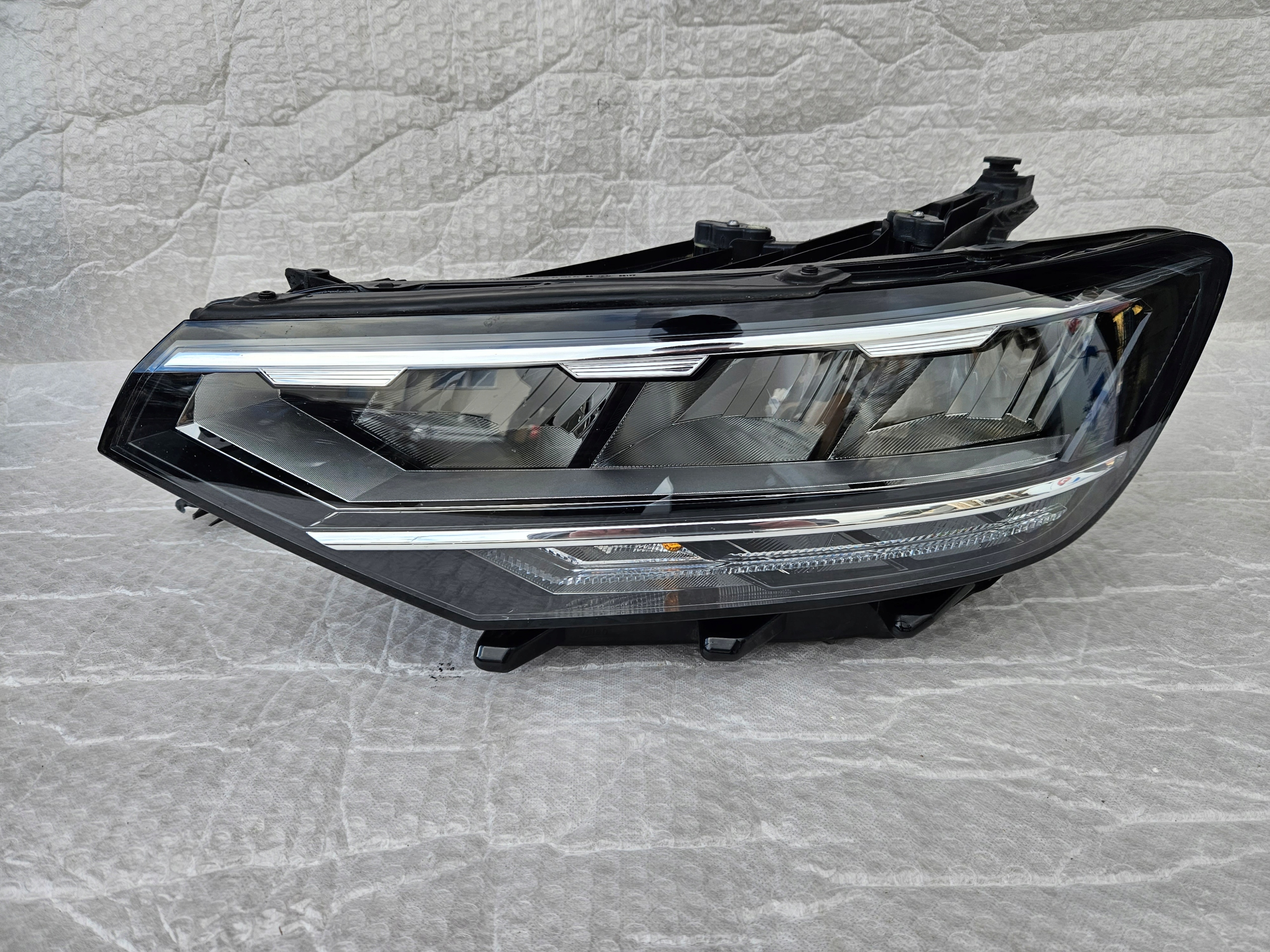 vw PASSAT B8 3G1 рестайлинг фара led перед левая 3G1941035P