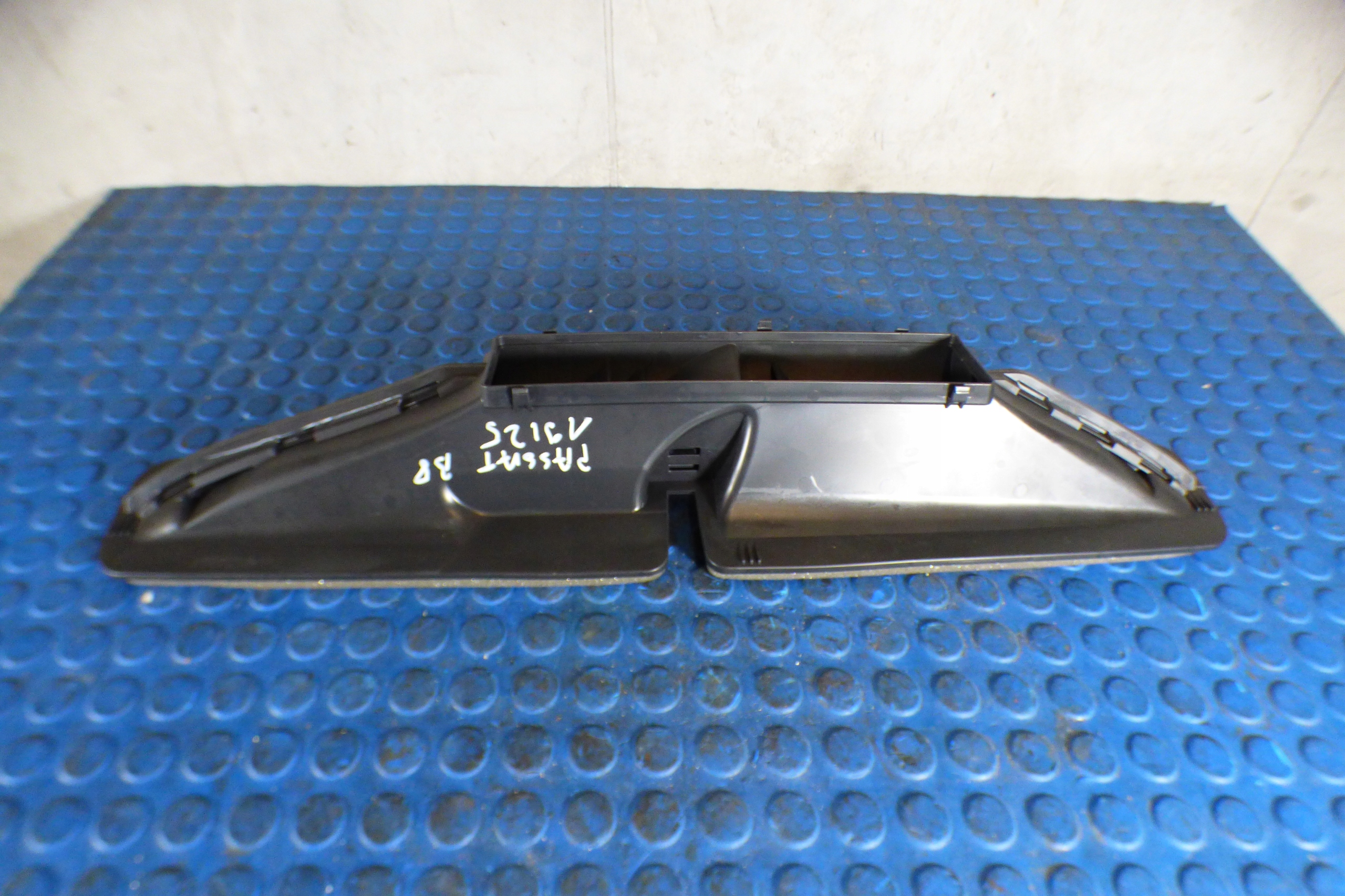 drain air 3G1819063A VOLKSWAGEN PASSAT B8
