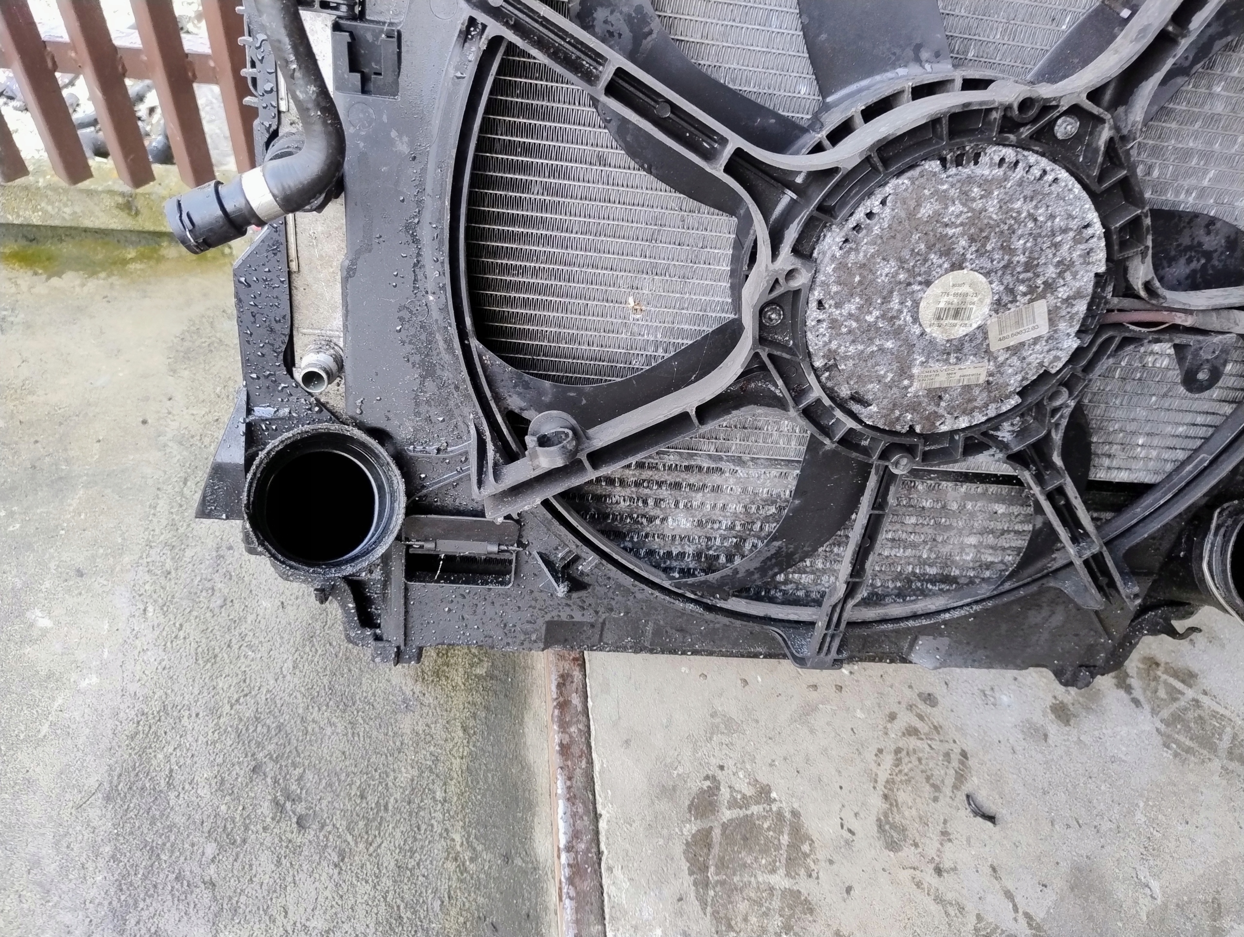 KOMPLET chladiče ventilátor BMW X5 E70 3.0D 7796542