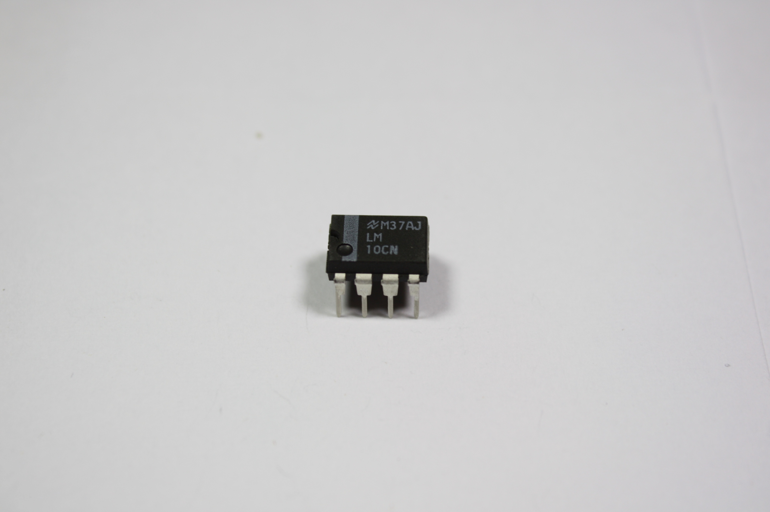 Интегральная схема LM10CN LM10 CN