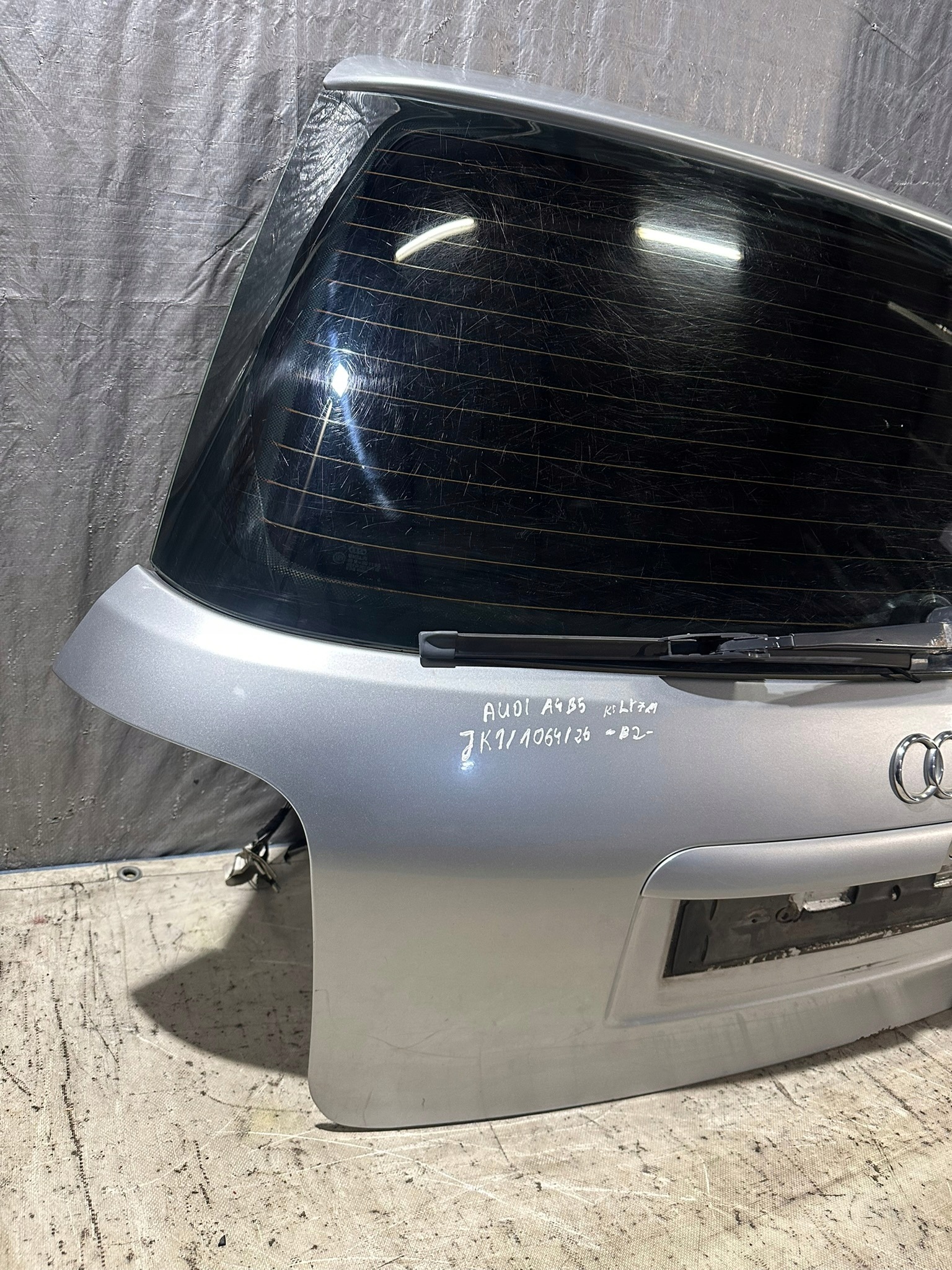 trunk door boot AUDI A4B5 KOMBI LY7M