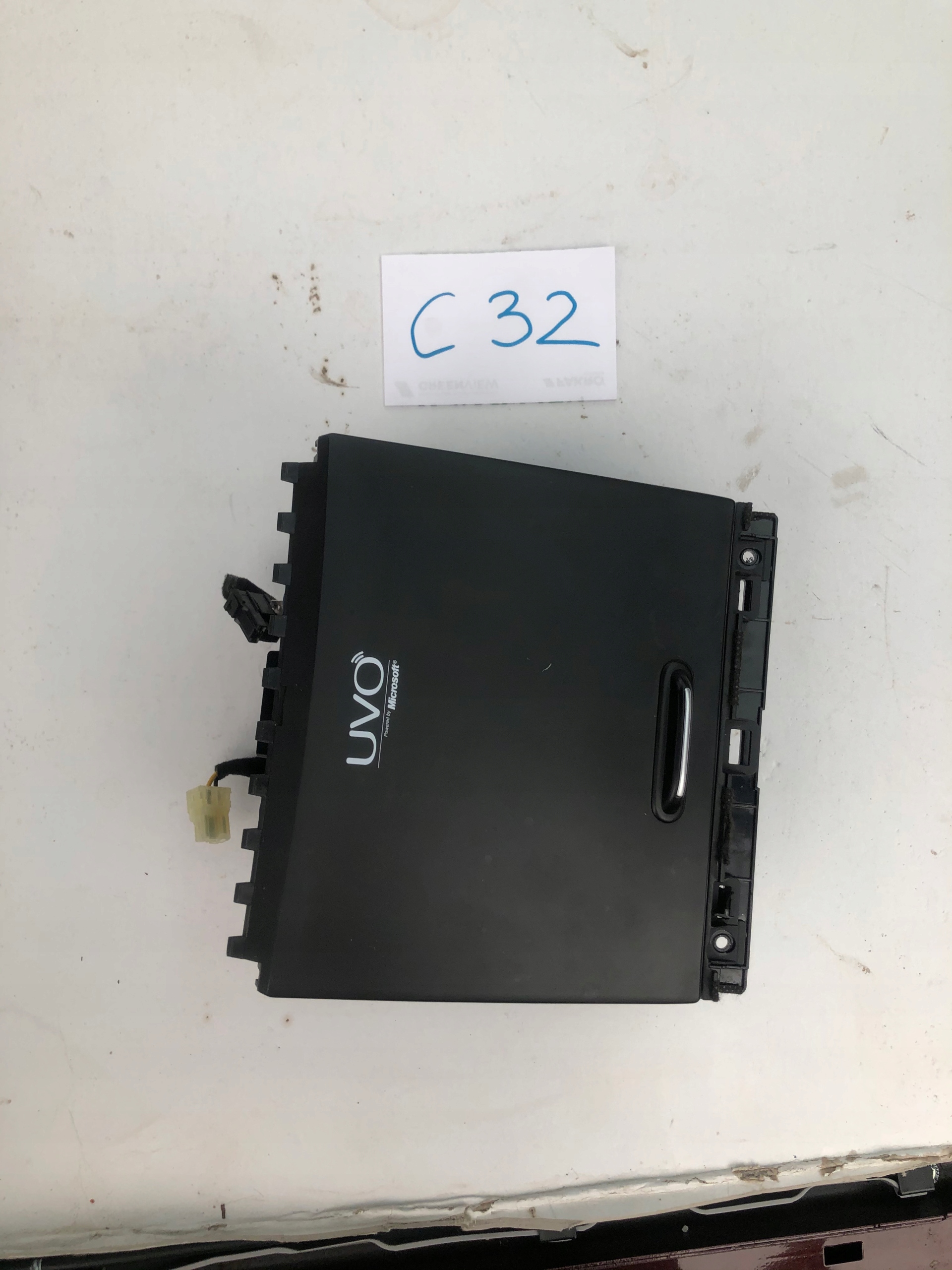 KIA SORENTO III 84680-C5000 passenger compartment TUNEL central PANEL AUX USB