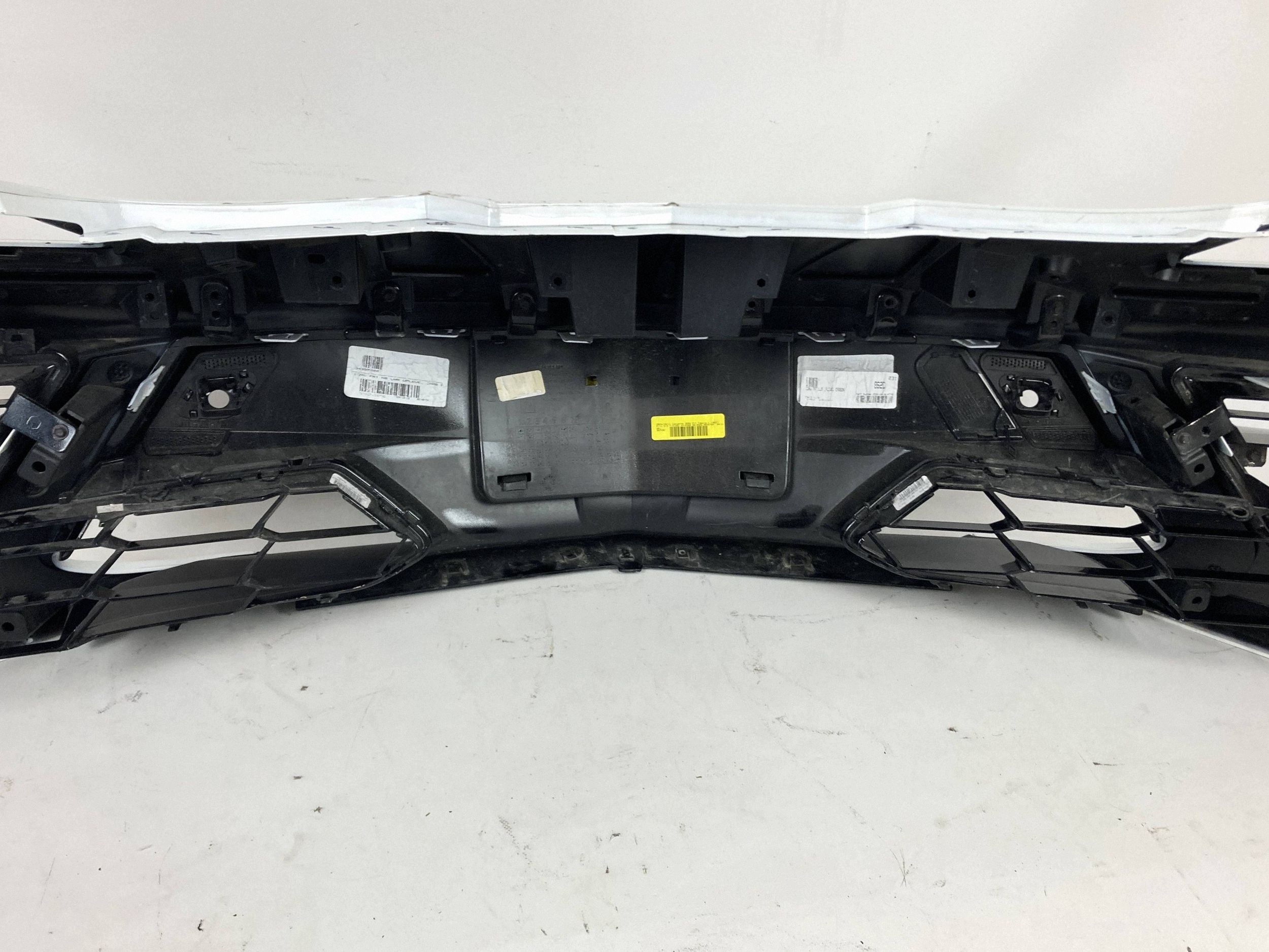 Chevrolet Corvette C8 Stingray Z51 frontstoßstange komplet 2020-26 OEM