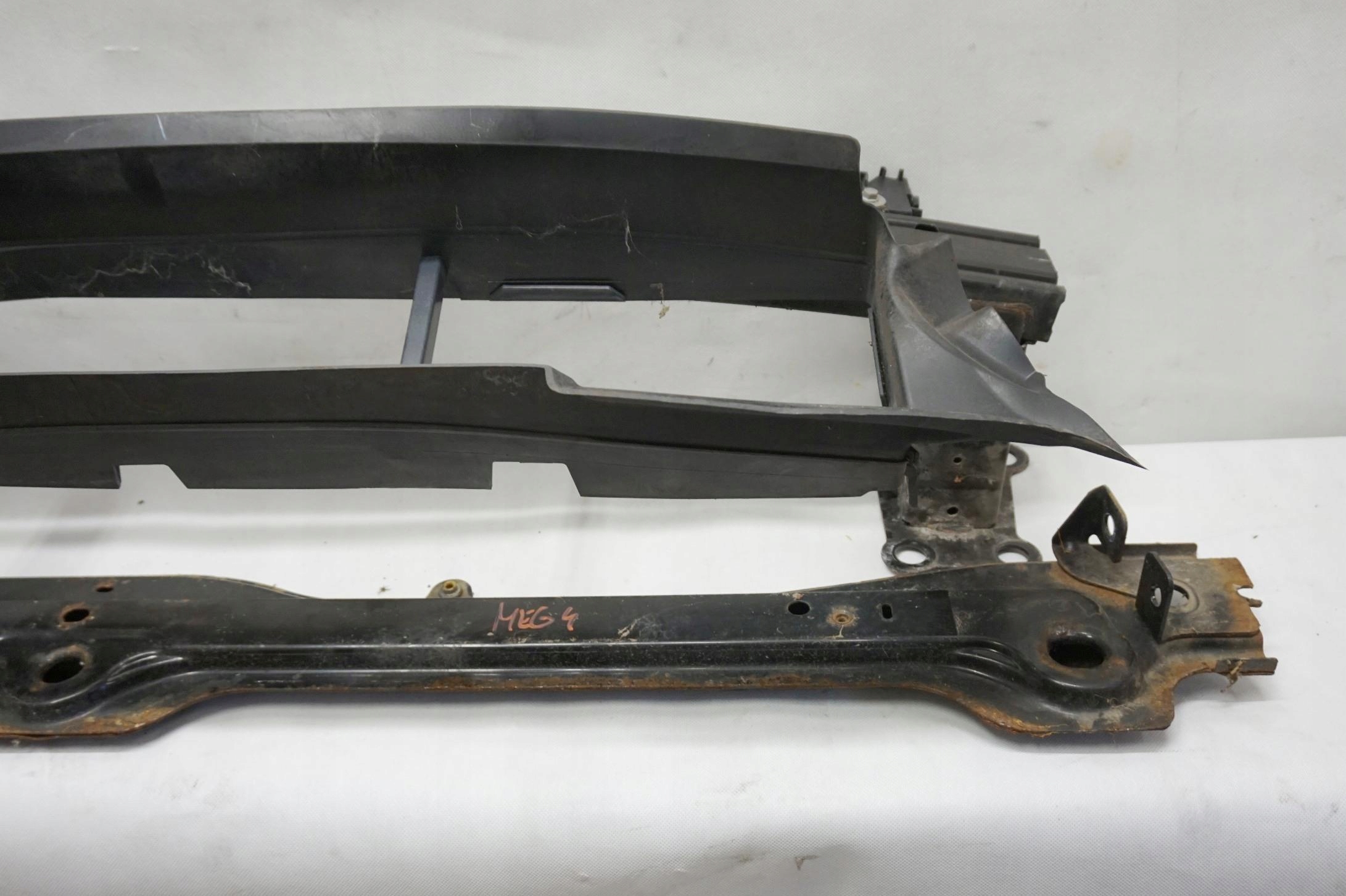 PAS PRZEDNI WZMOCNIENIE KOMPLET RENAULT MEGANE IV 4 1.2TCE Typ samochodu Samochody osobowe