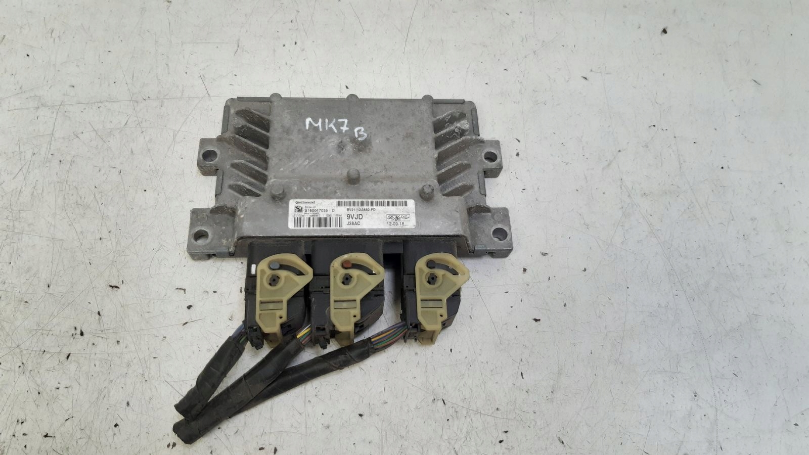 control unit computer of the engine Ford Fiesta MK7 1,25i