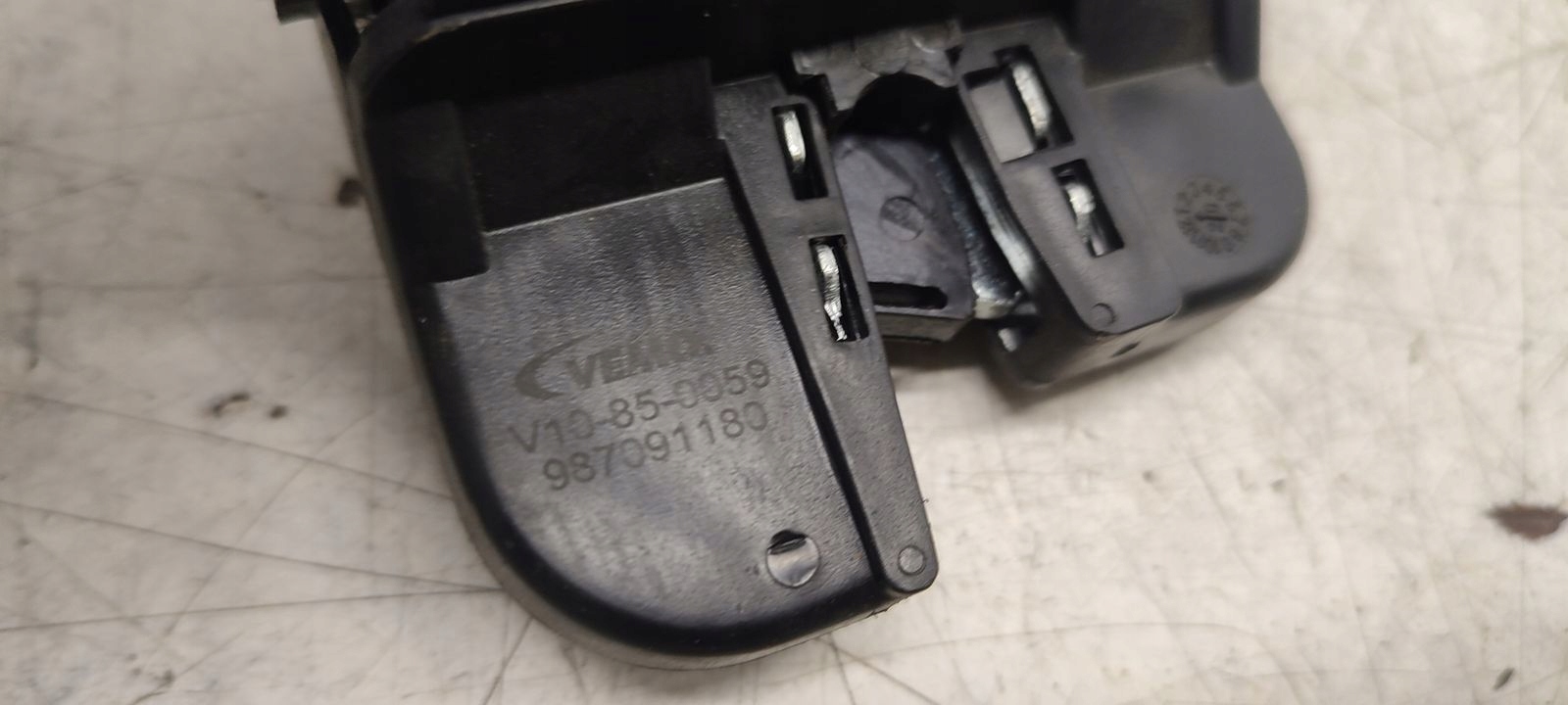 lock bonnet boot VW Touran and LIFT 1,4 TSI