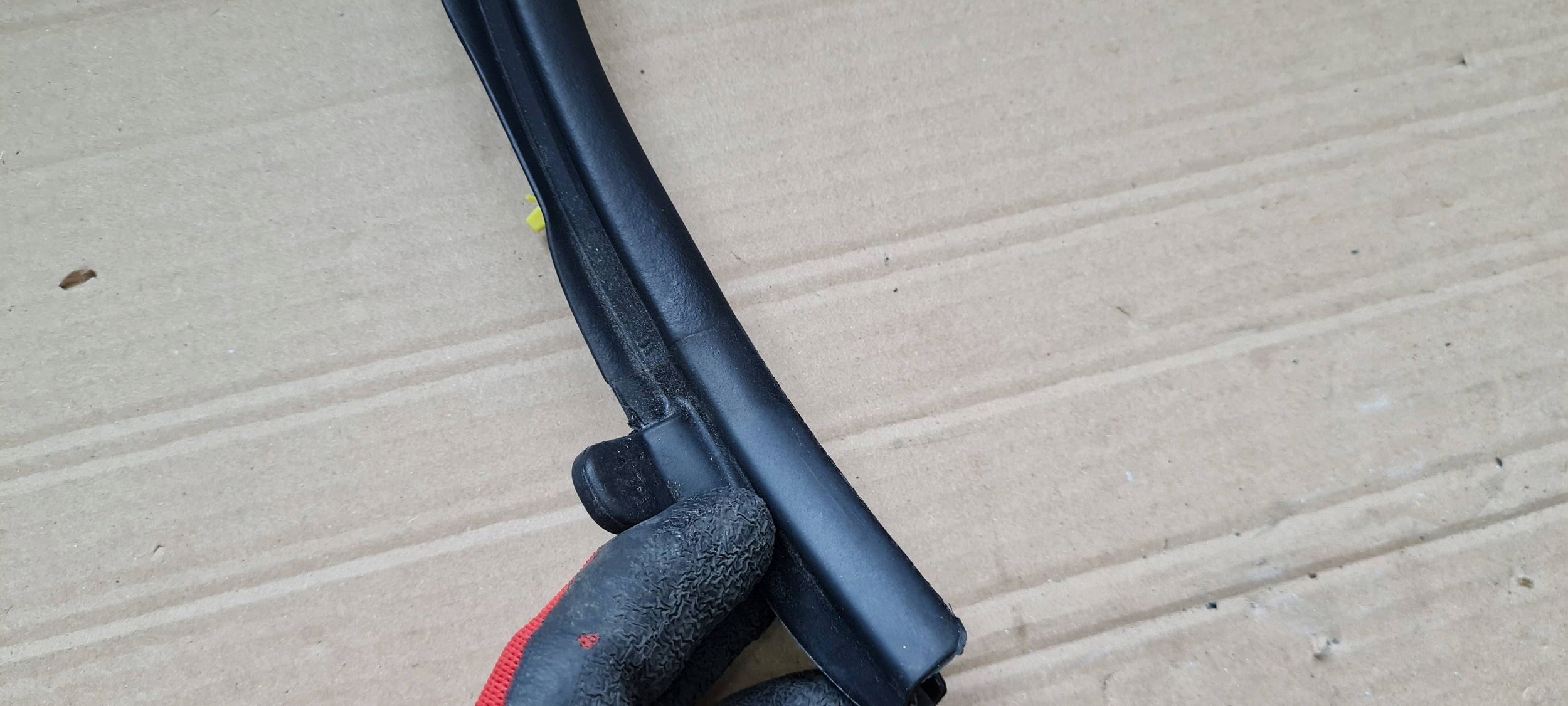 Chrysler Pacifica 2022 gasket rubber SZYNY upper door left rear part
