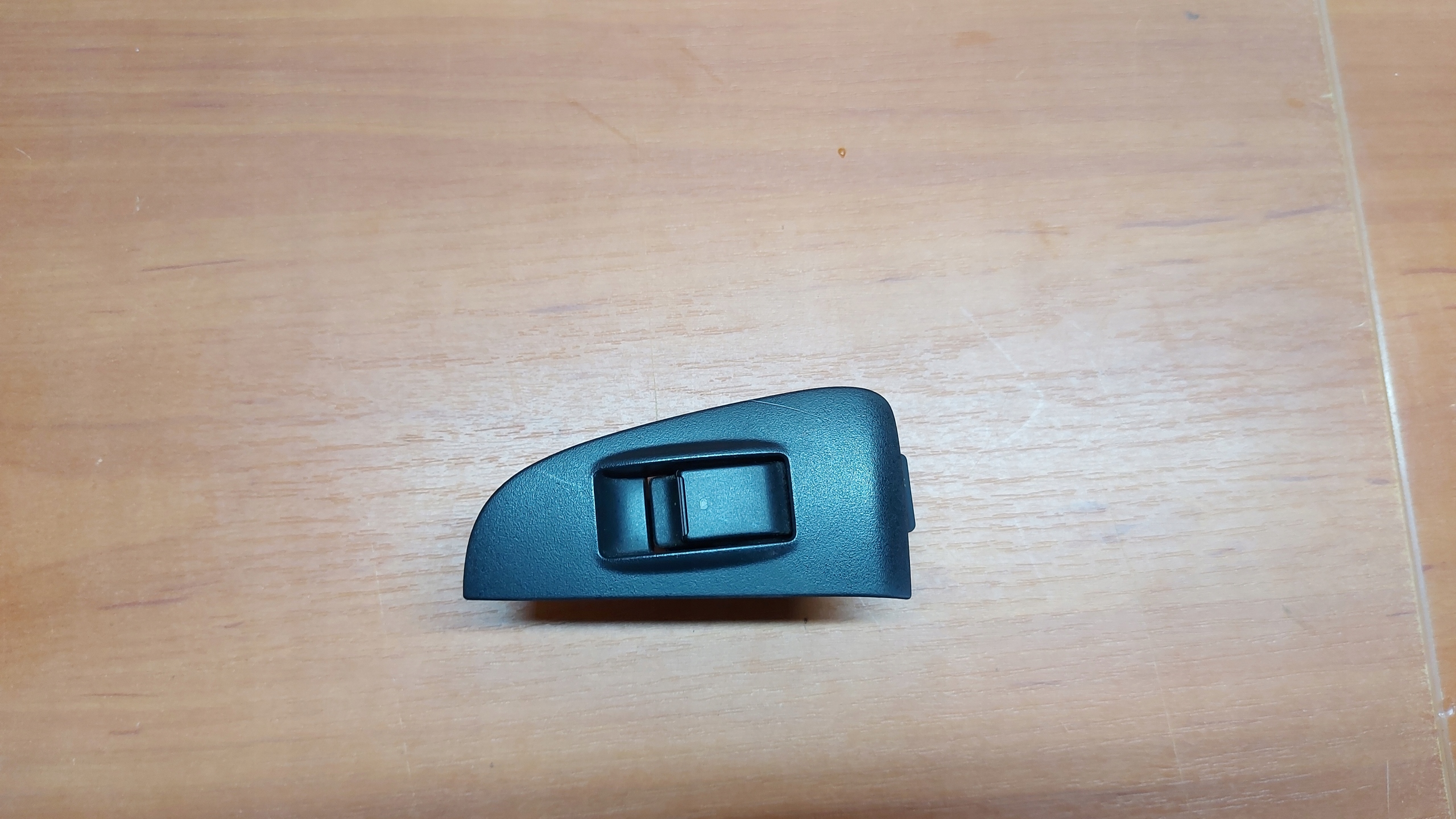 PANEL switch windows left rear part TOYOTA AVENSIS T25 03-09 EU sedan