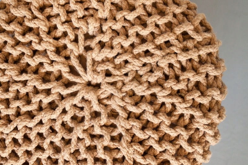 Pufa siedzisko stołek dziergany brązowy 45cm Marka Invicta interior