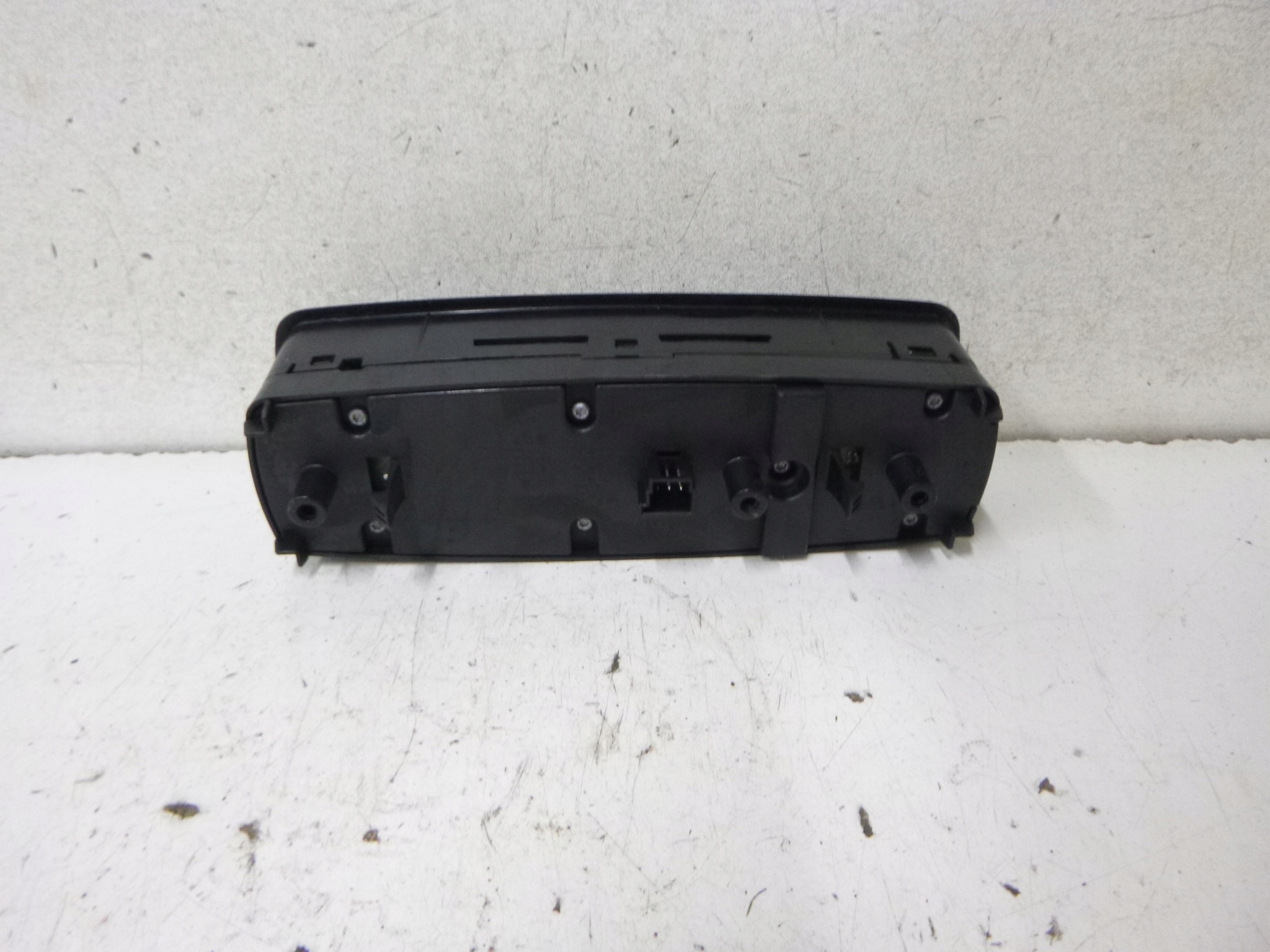 switch panel of the window left Mercedes W169 2006r. A1698206410