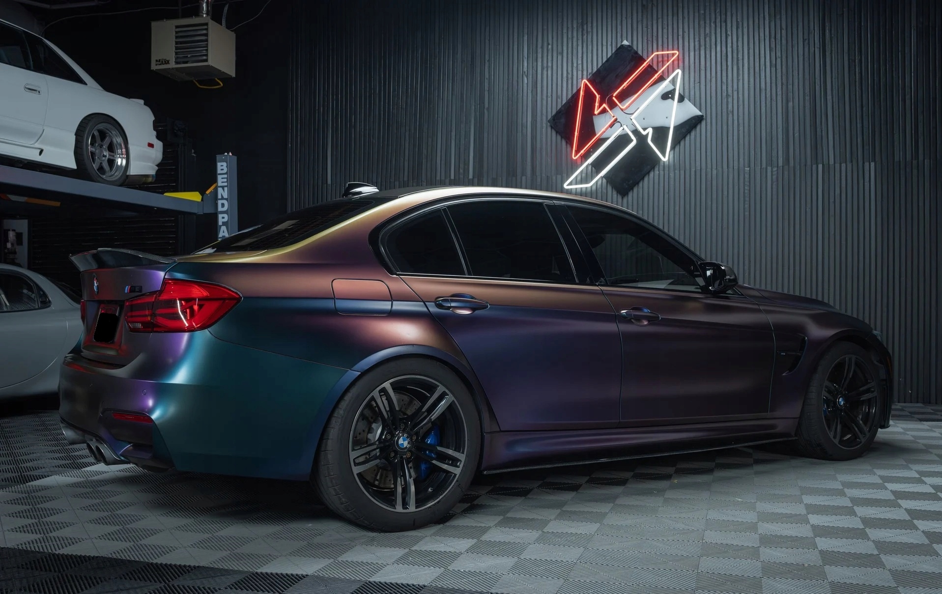 FOLIA SAMOCHODOWA KAMELEON 50cm x 152cm OKLEINA SAMOCHODOWA SAMOPRZYLEPNA Producent New Vision