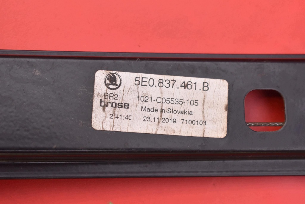 window regulator left front EU 5Q0837461B SKODA OCTAVIA 3 III KOMBI 17-20