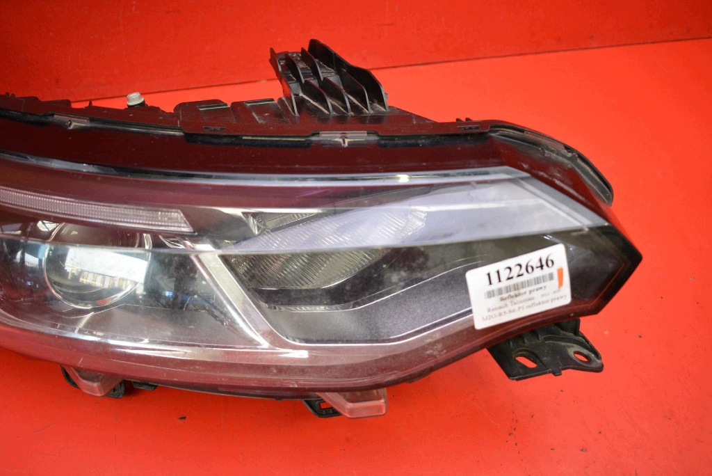REFLEKTOR right light front LED EU 260108543R RENAULT TALISMAN 1 and 12-20