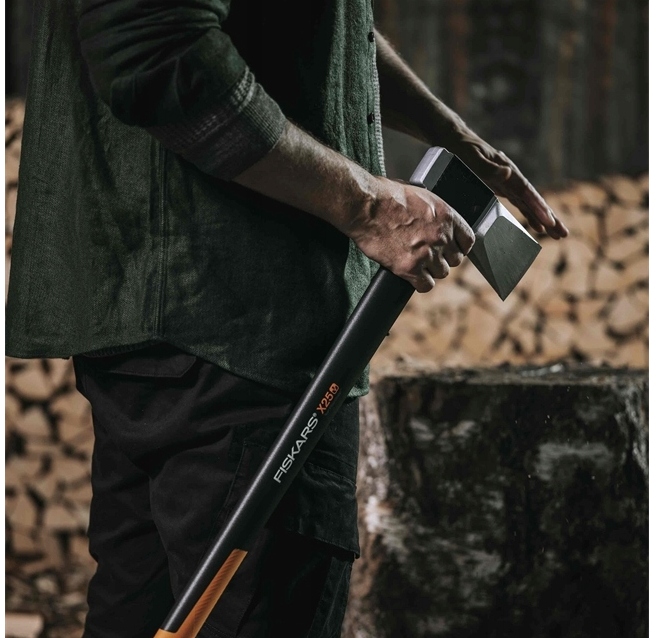 SIEKIERA ROZŁUPUJĄCA Fiskars do rąbania drewna XL Marka Fiskars