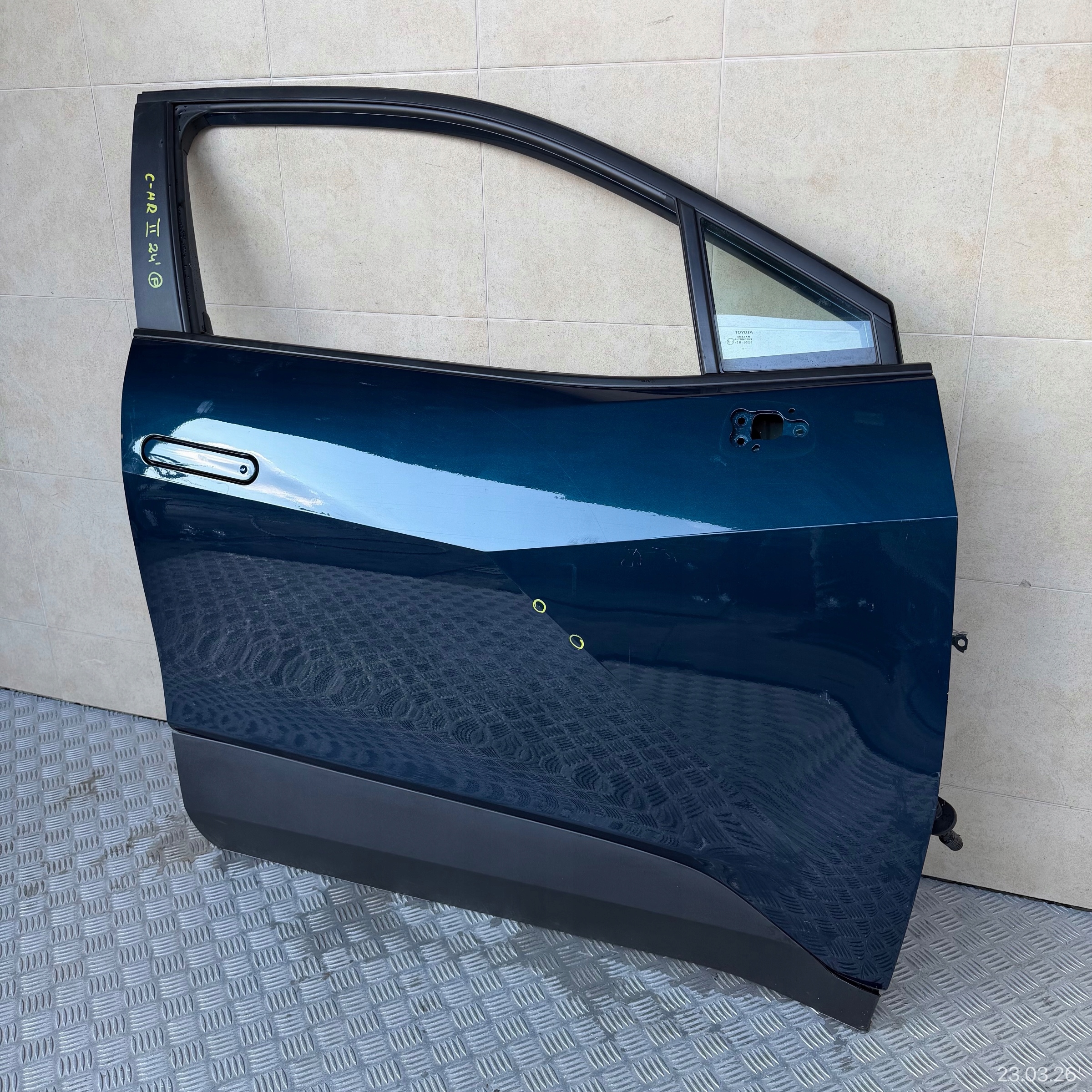 door complete front right TOYOTA C-HR II 2024 ROK