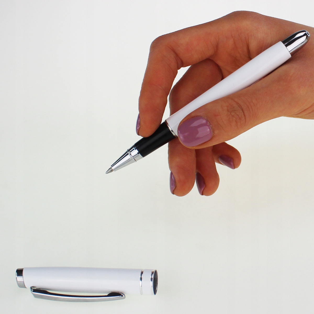 DŁUGOPISY Z WKŁADAMI DŁUGOPIS AUTOMATYCZNY ZESTAW 20 SZTUK Kod producenta TRWAŁE