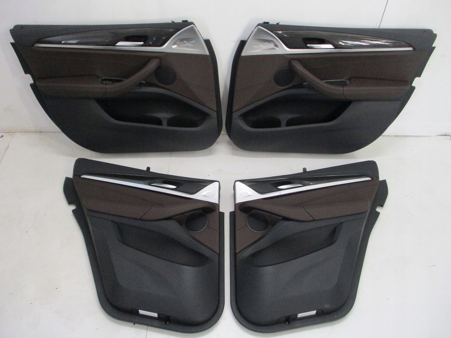 Оббивка оббивки дверей BMW X3 G01 передня шкіра