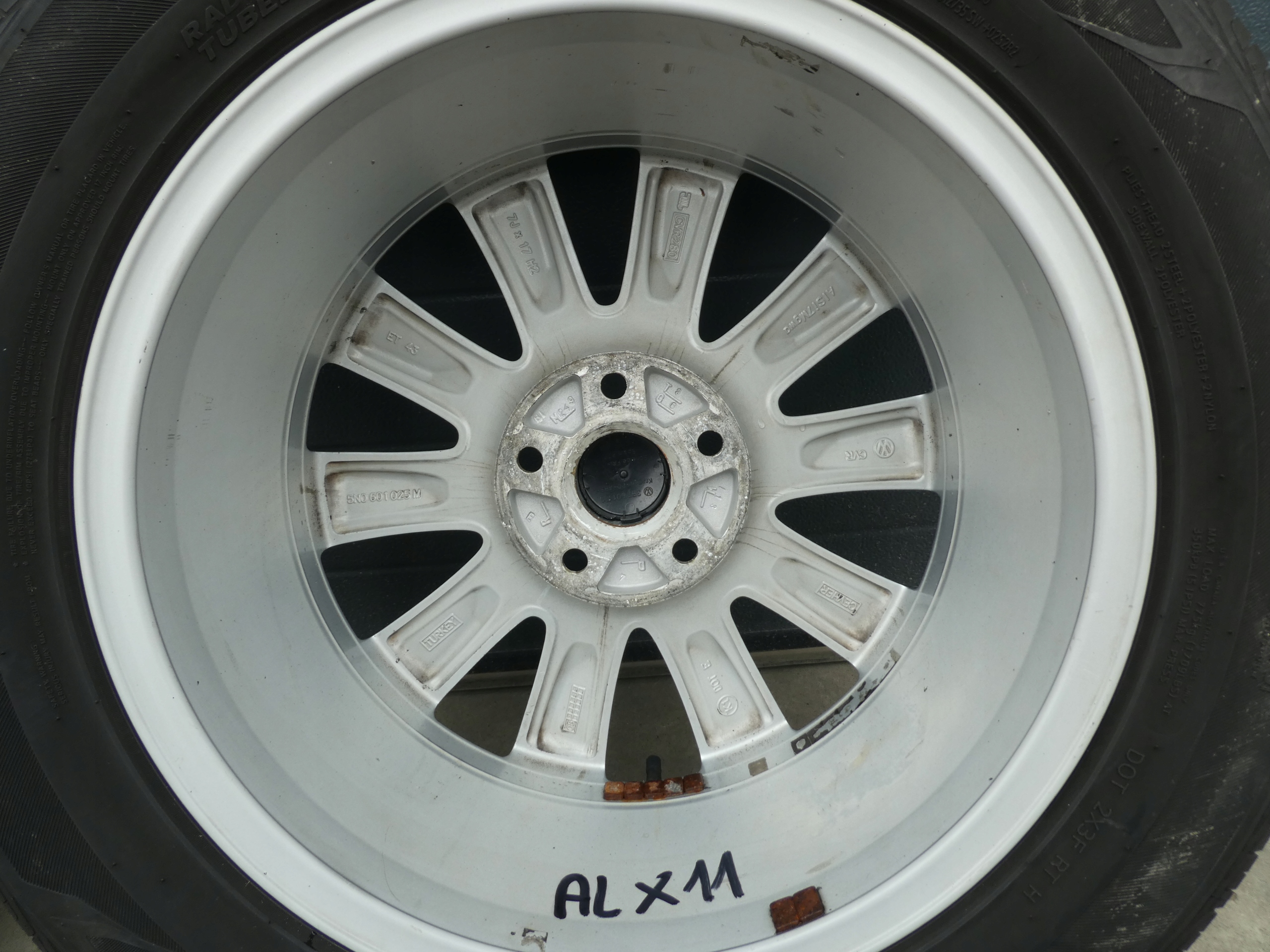 4X wheels discs tyres VW 5N0601025M 2017R