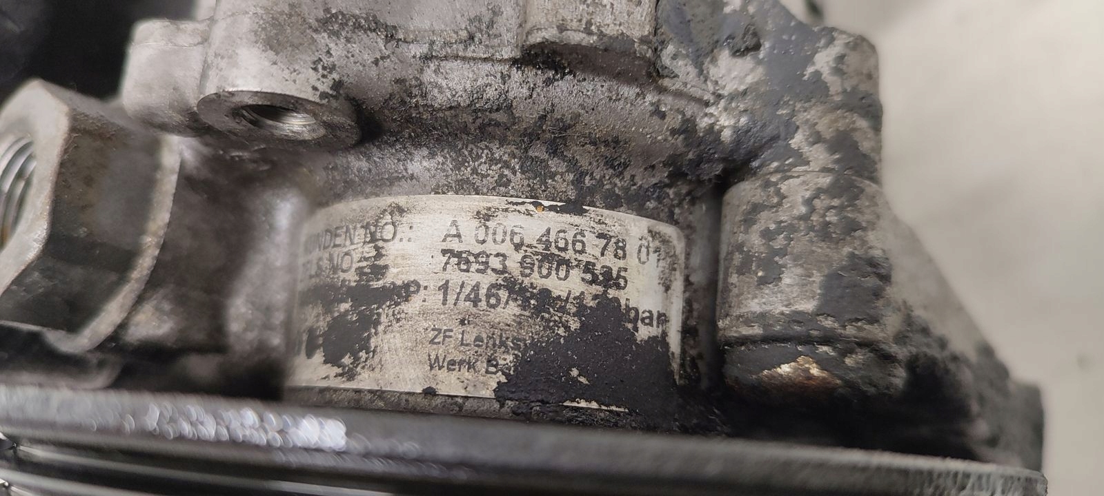 Pompe direction assistée Mercedes Sprinter 906 2,2 CDI