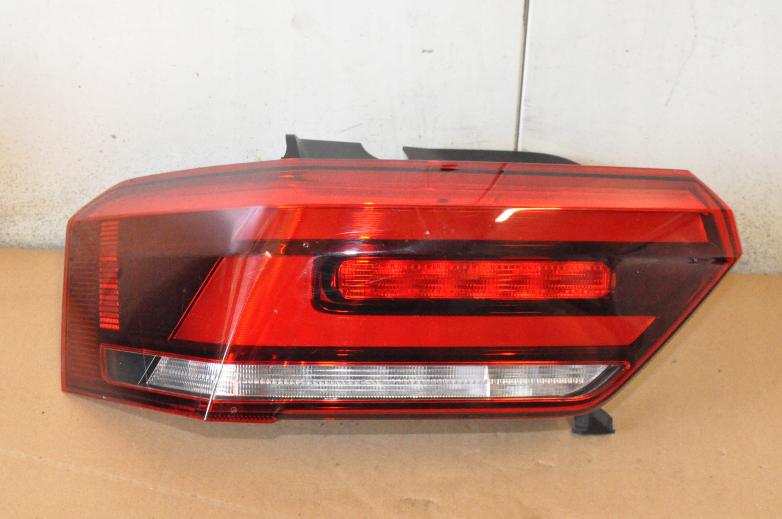 vw id.3 ID3 фонарь led левый задний 10A945095B