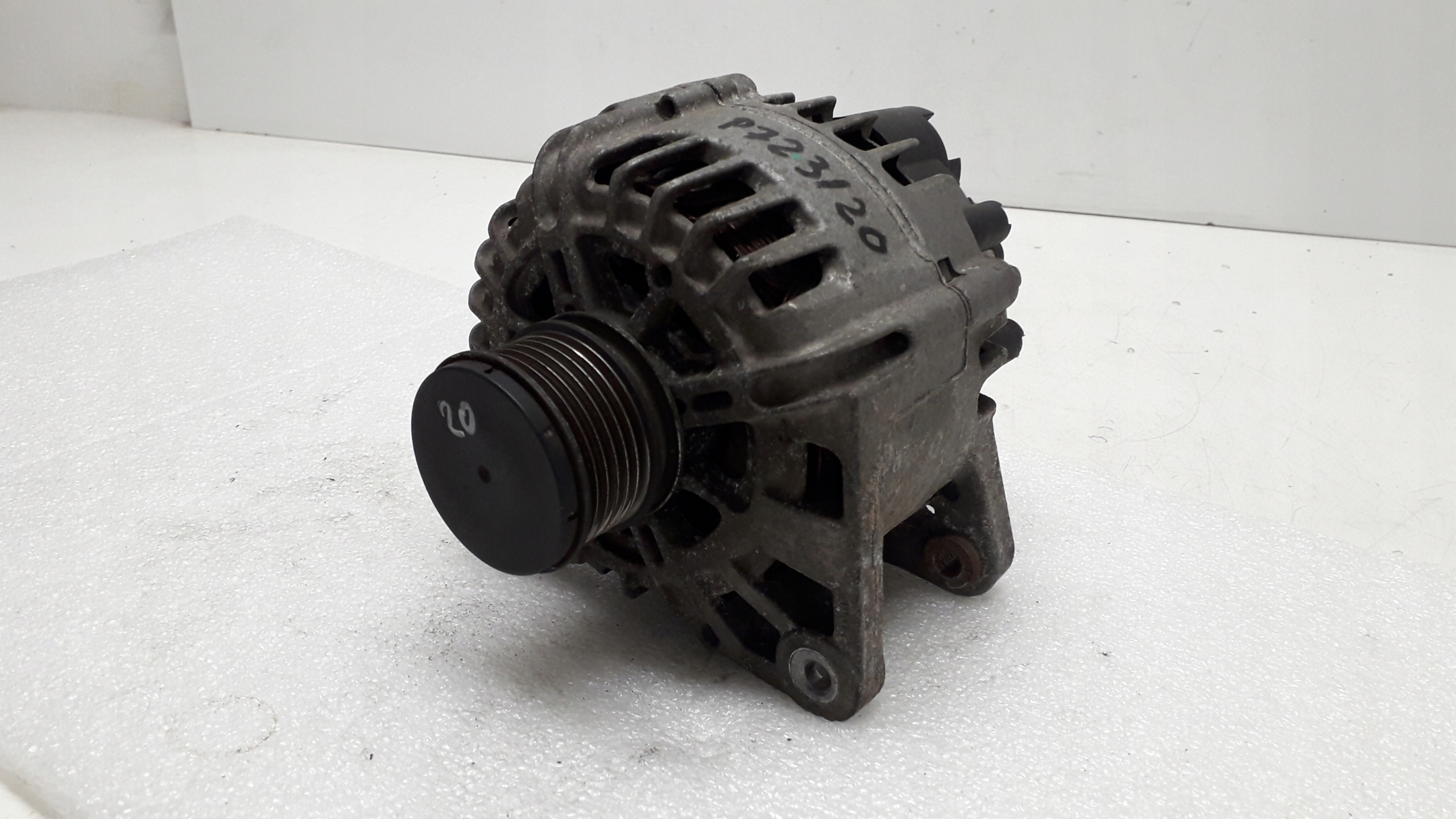 RENAULT DACIA ALTERNATOR 231001318R