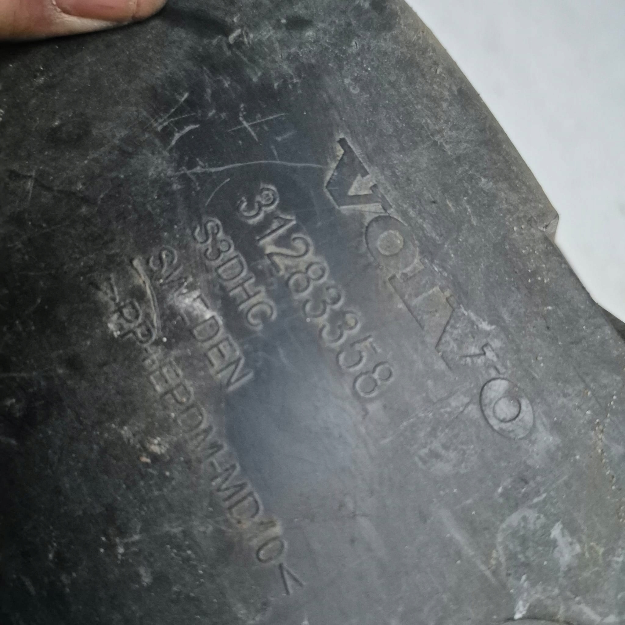 VOLVO XC60 e 1 08-13 RINFORZO PARAURTI ABSORBER Paraurti Anteriore