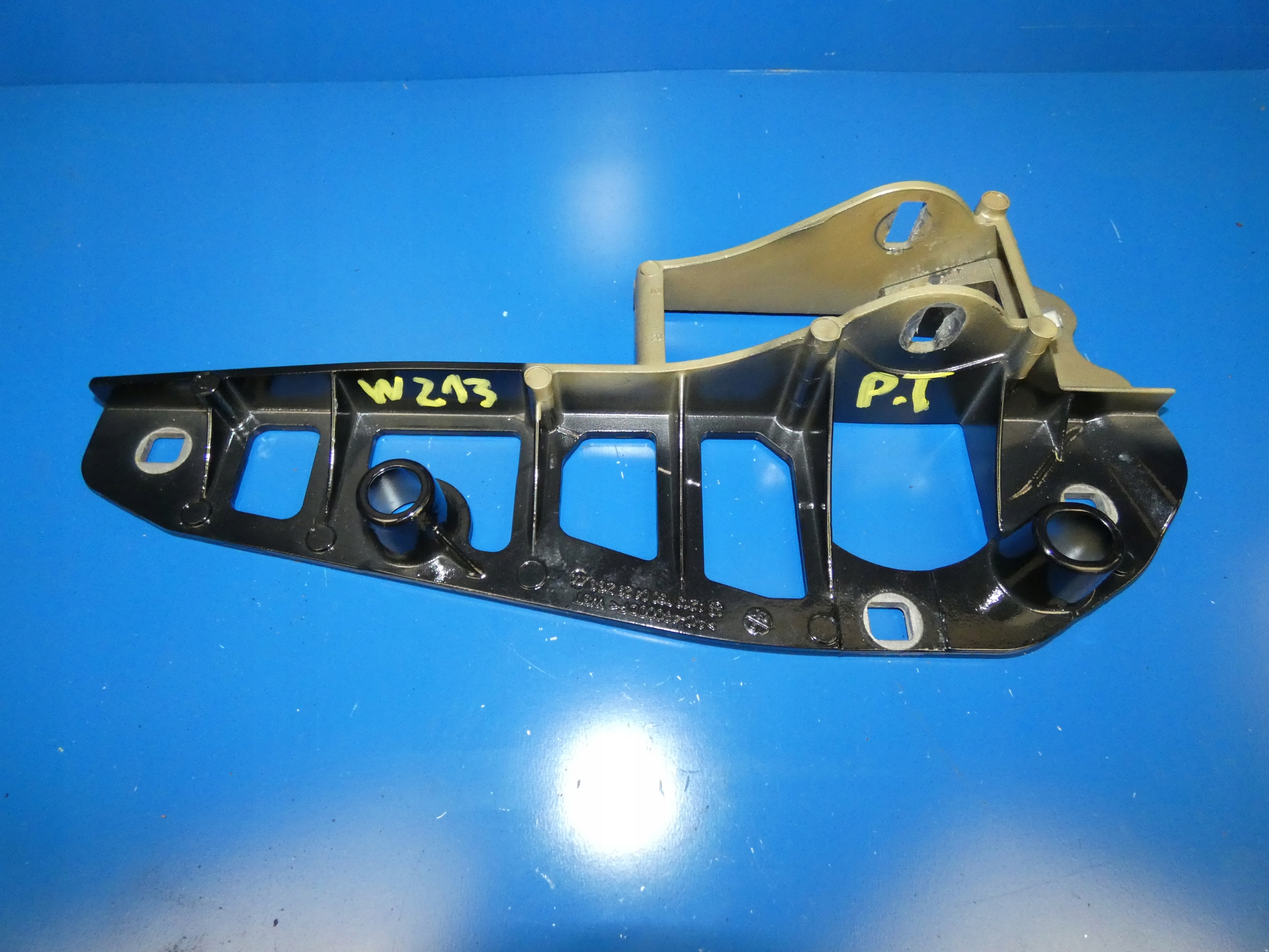 MERCEDES E KLASA W213 holder hinge bonnet right
