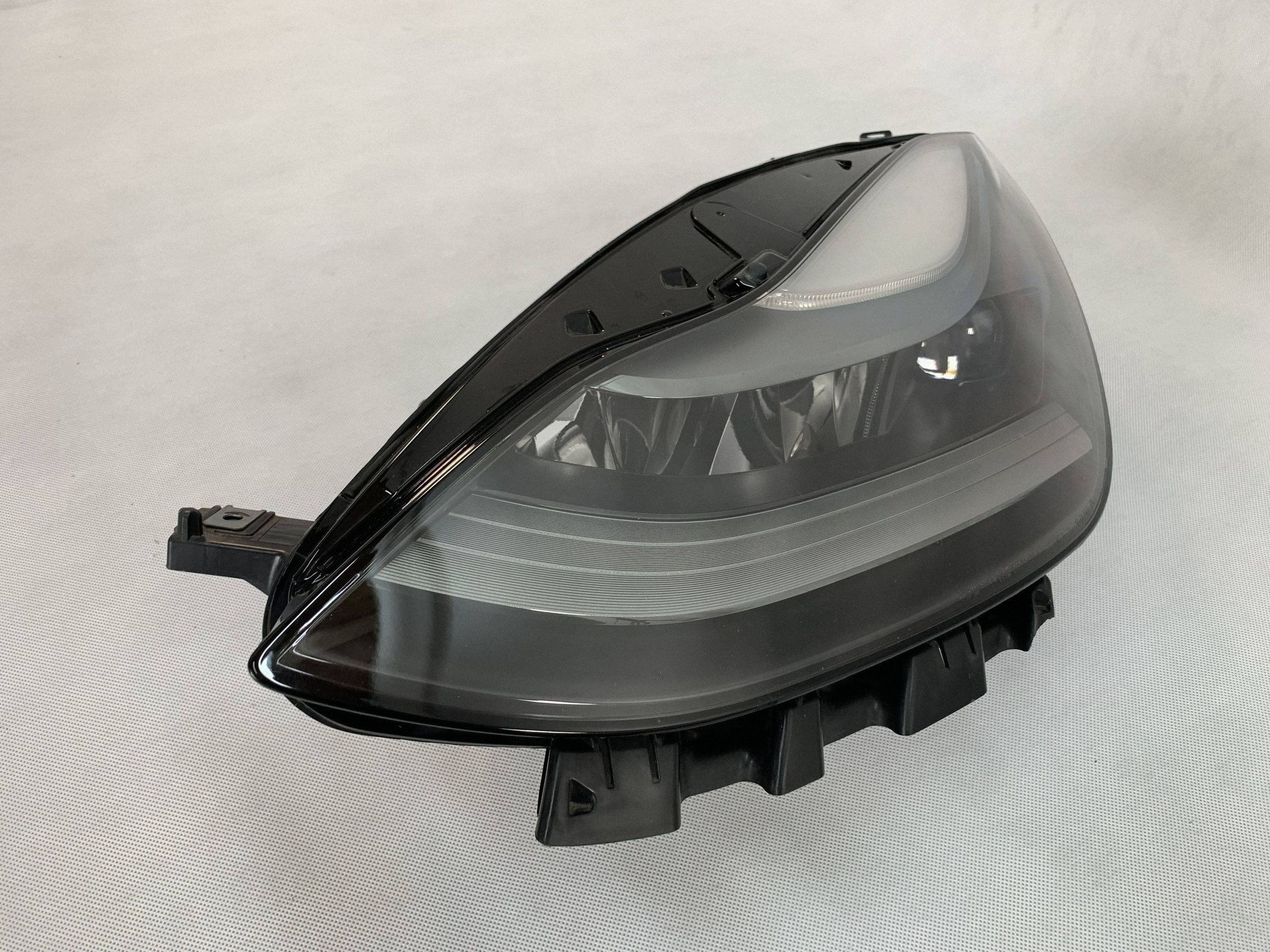 Reflektor light left Tesla 3 III Lift Model Y 20 Fullled 1514952-20-E 09.26