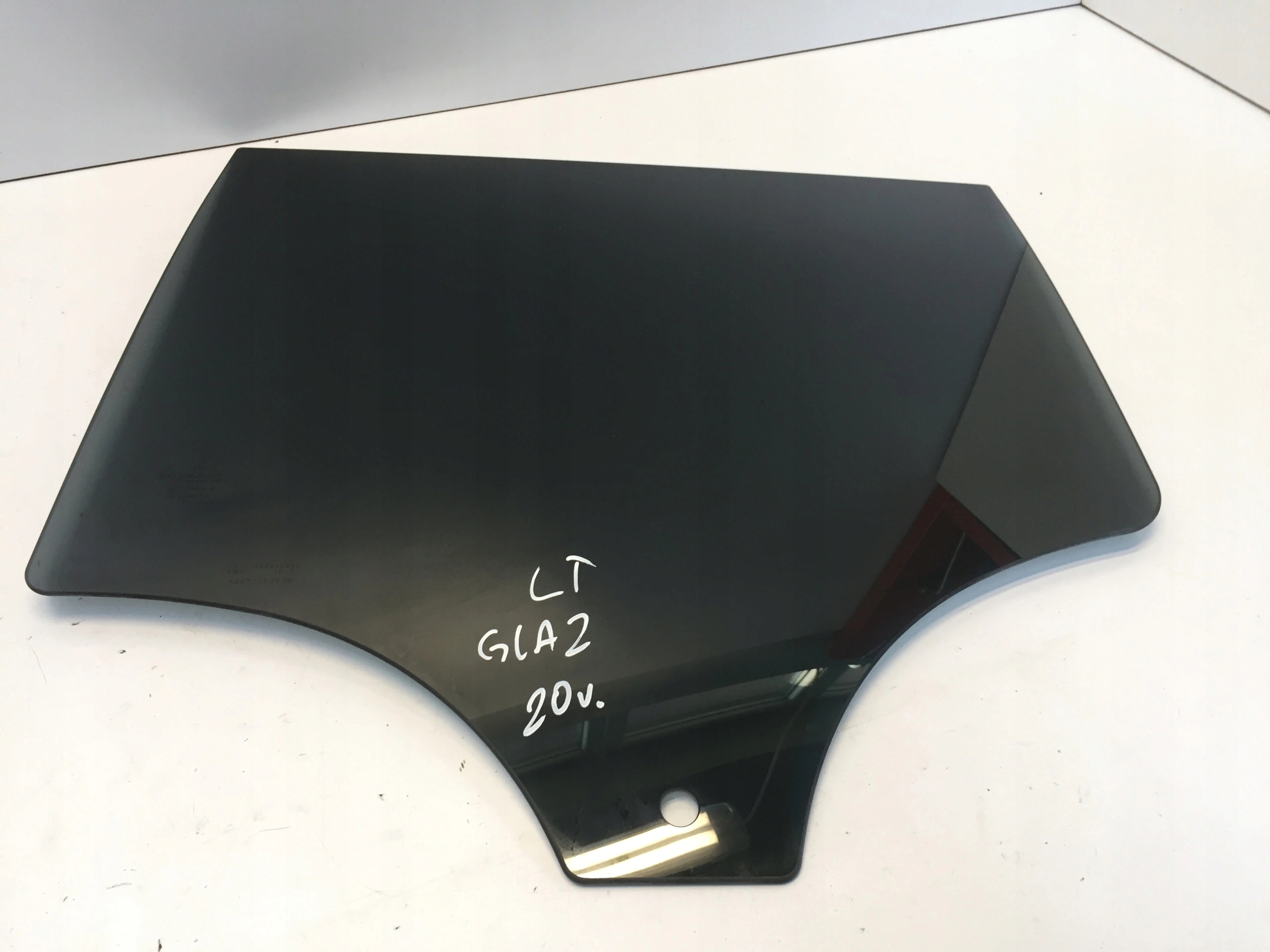 MERCEDES GLA II H247 2020 SZYBA DRZWI LEWY TYL