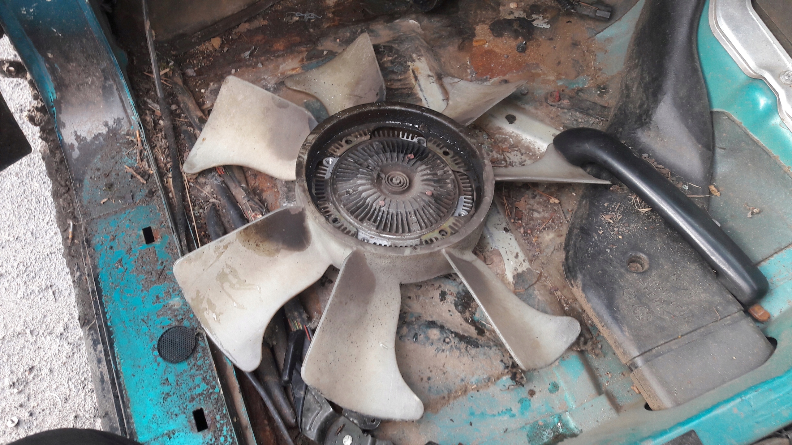 Вискоза ветряная мельница FORD MAVERICK 93-99 2.4