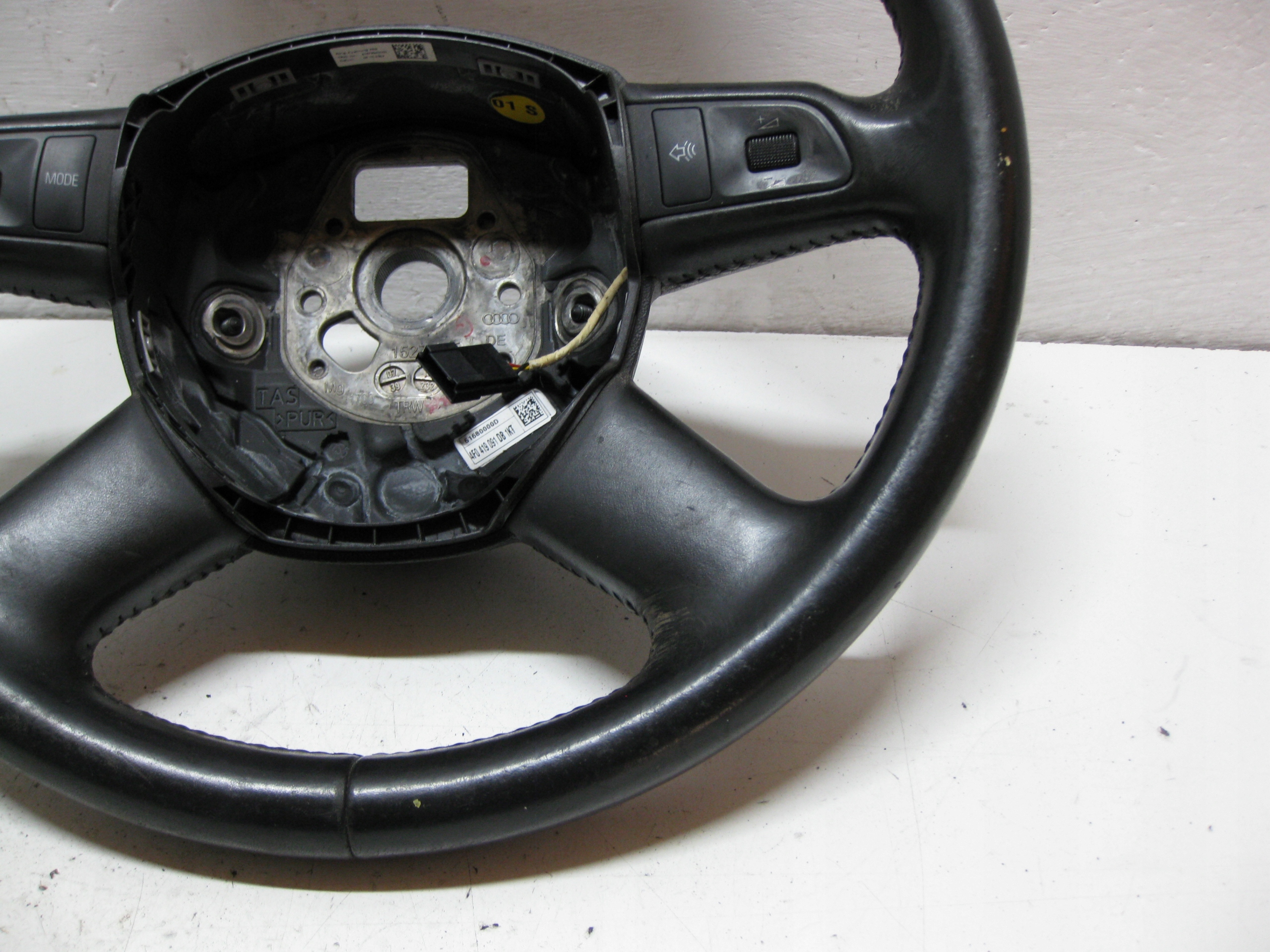 AUDI A6 C6 KOMBI 2.7 TDI 07R lenkrad Leder 4F0419091DB