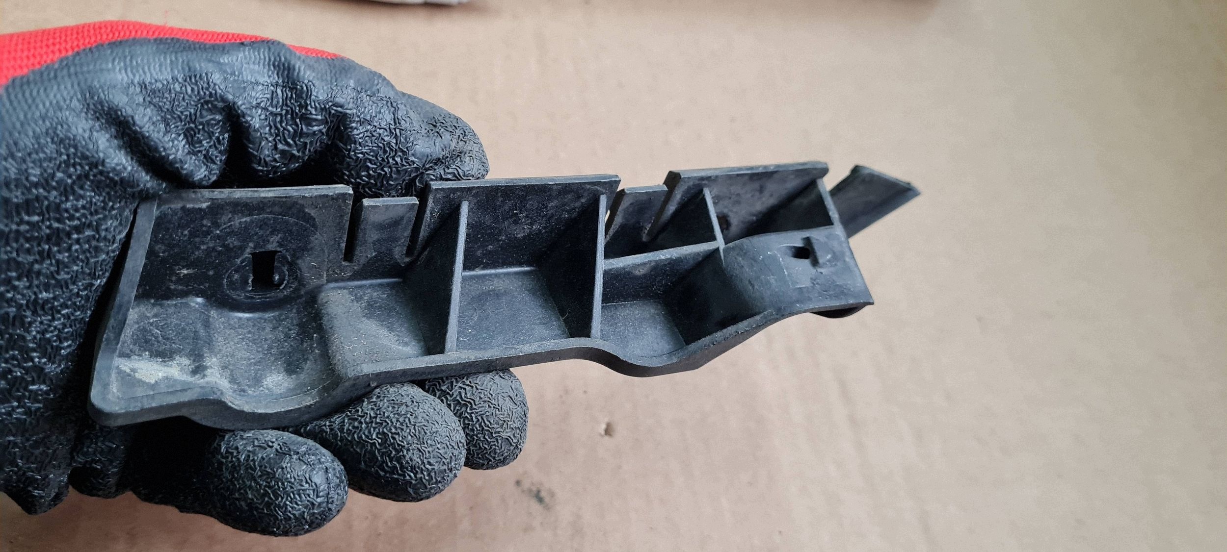 A5 8T LIFT S5 support bracket holder of a bumper left front 8T0807283C