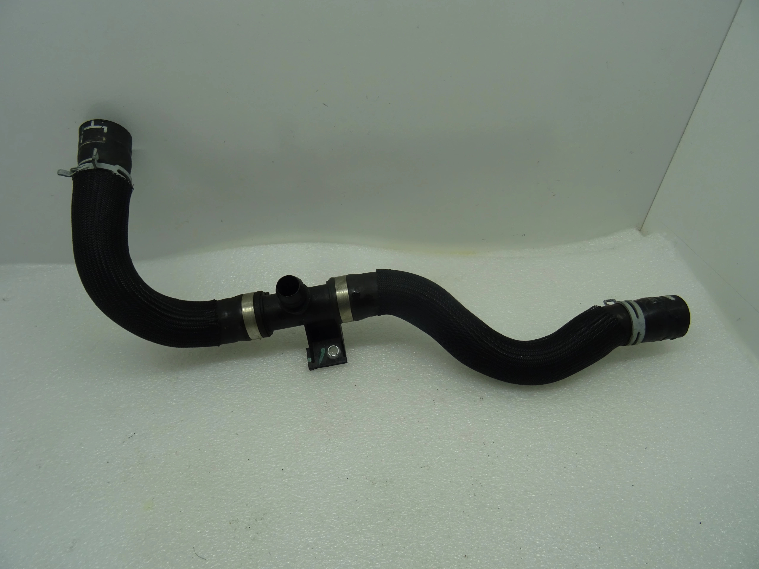 ШЛАНГ ДЛЯ ВОДЫ RENAULT TRAFIC IV 2.0 215030921R