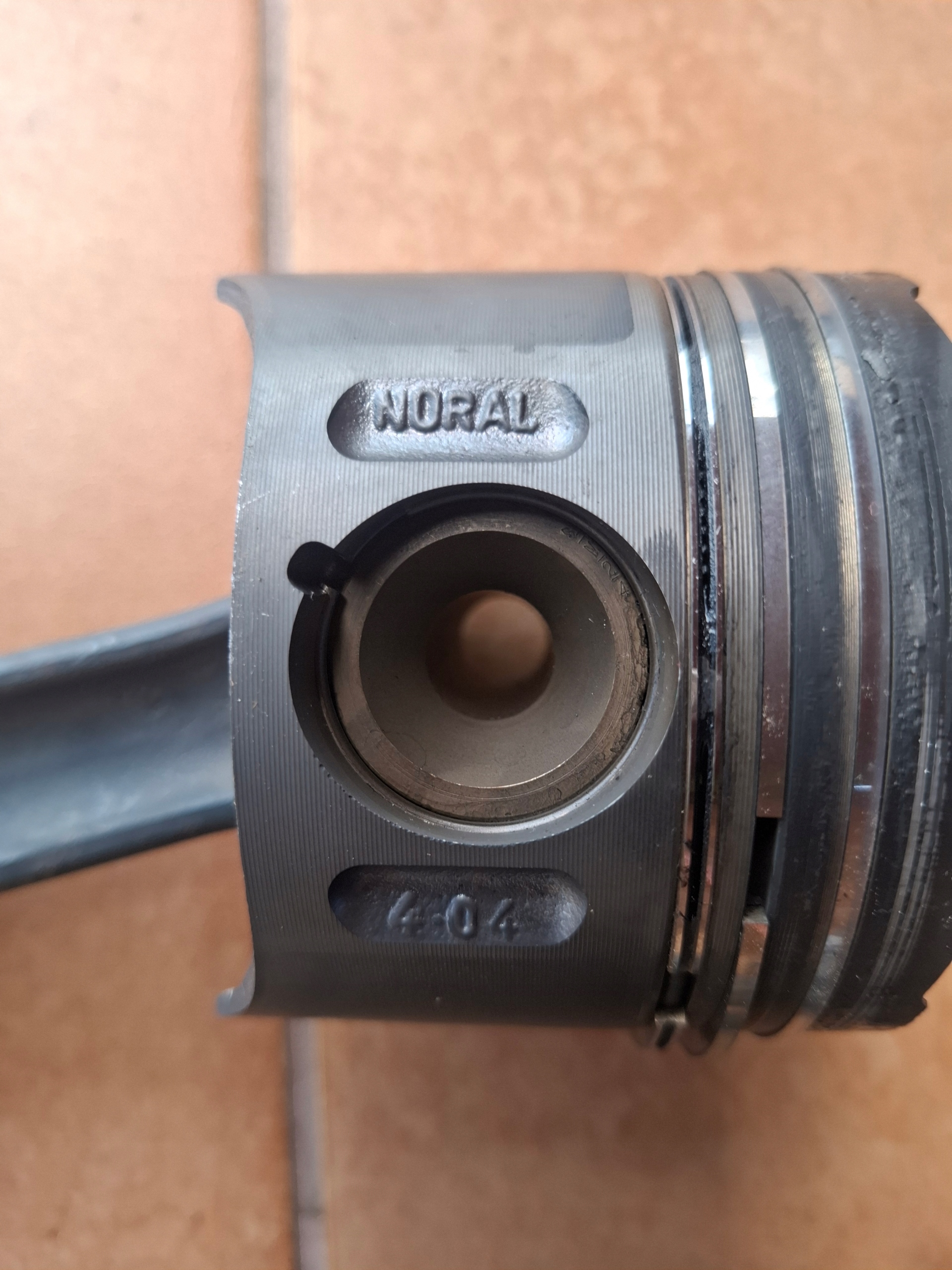 pistoni MERCEDES W203 2,7 CDI