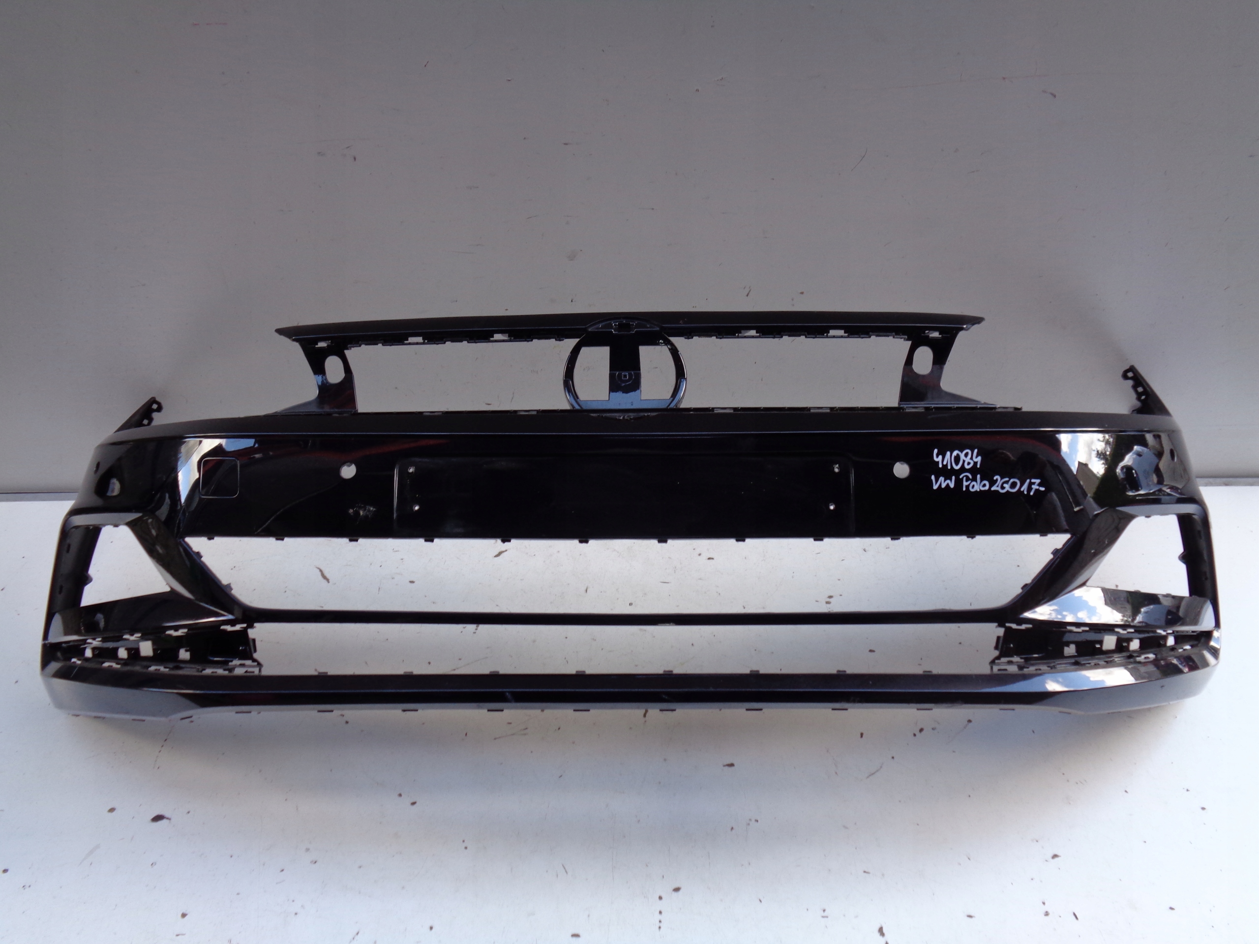 Frontstoßstange VW POLO 2G 2G0 17- NR 41084