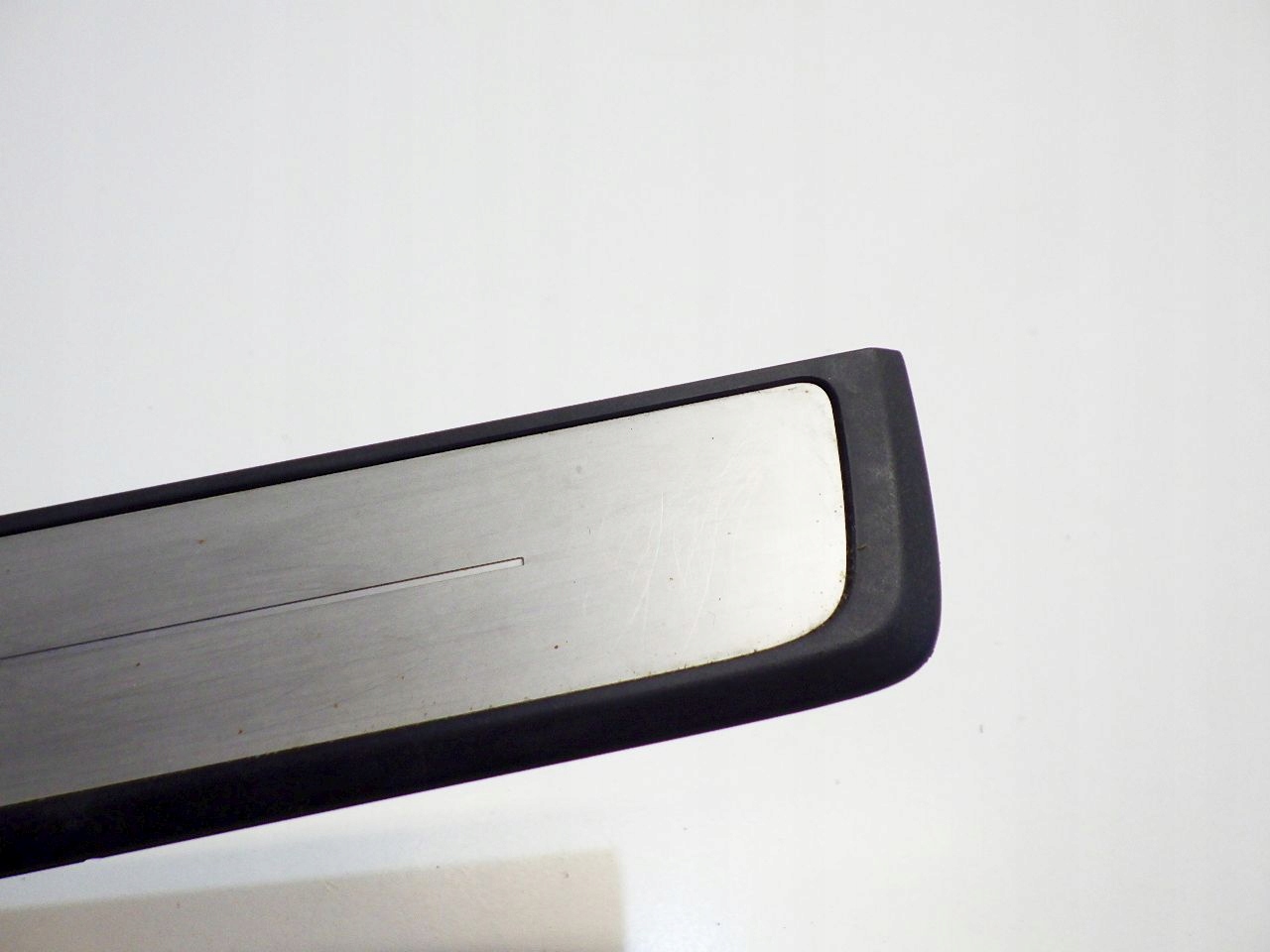 VOLVO XC40 2021 LISTWA NAKŁADKA PROGU PRZÓD PRAWA Producent części Volvo OE