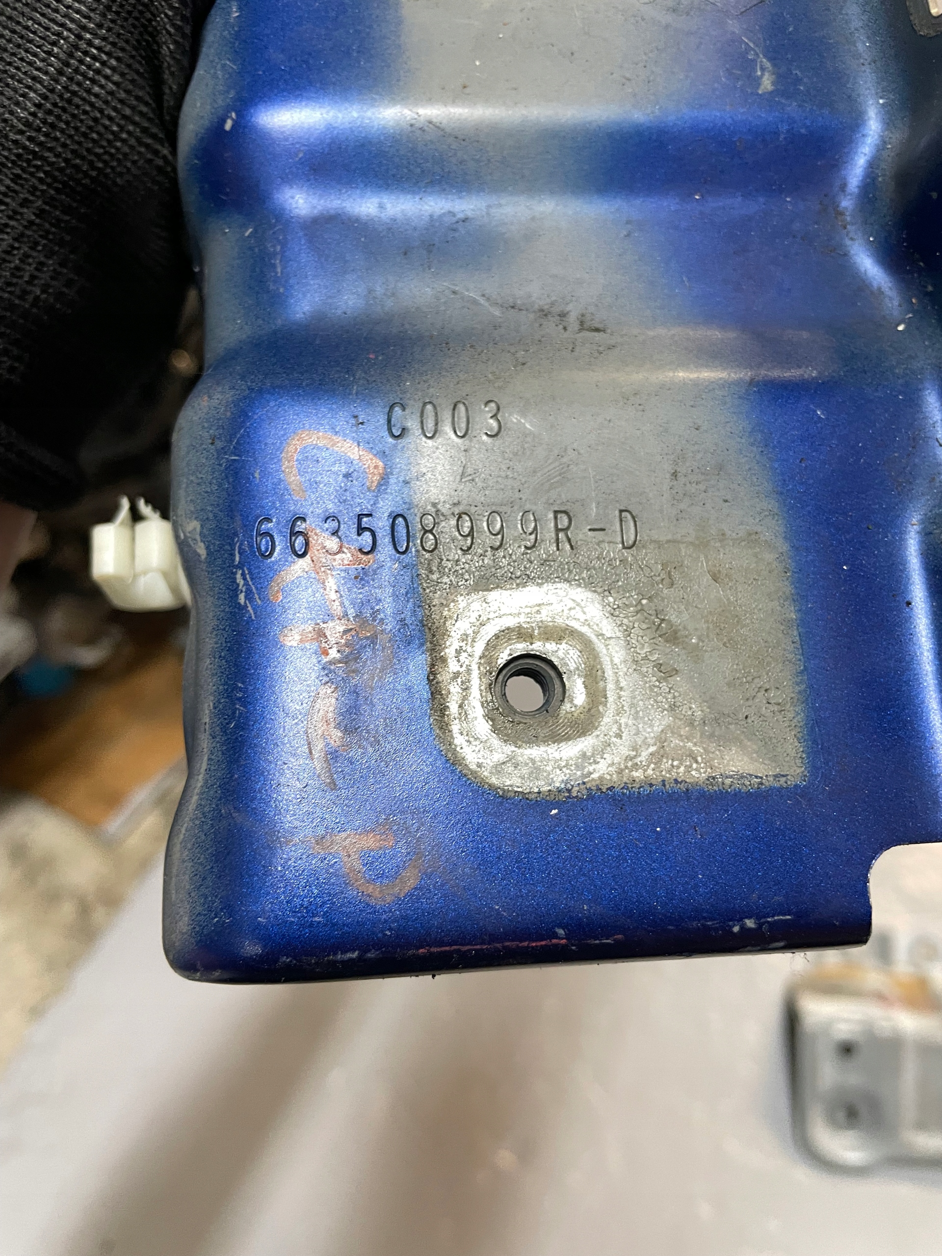 RENAULT CAPTUR II DROIT SUPPORT PLAQUE AILE SUPPORT