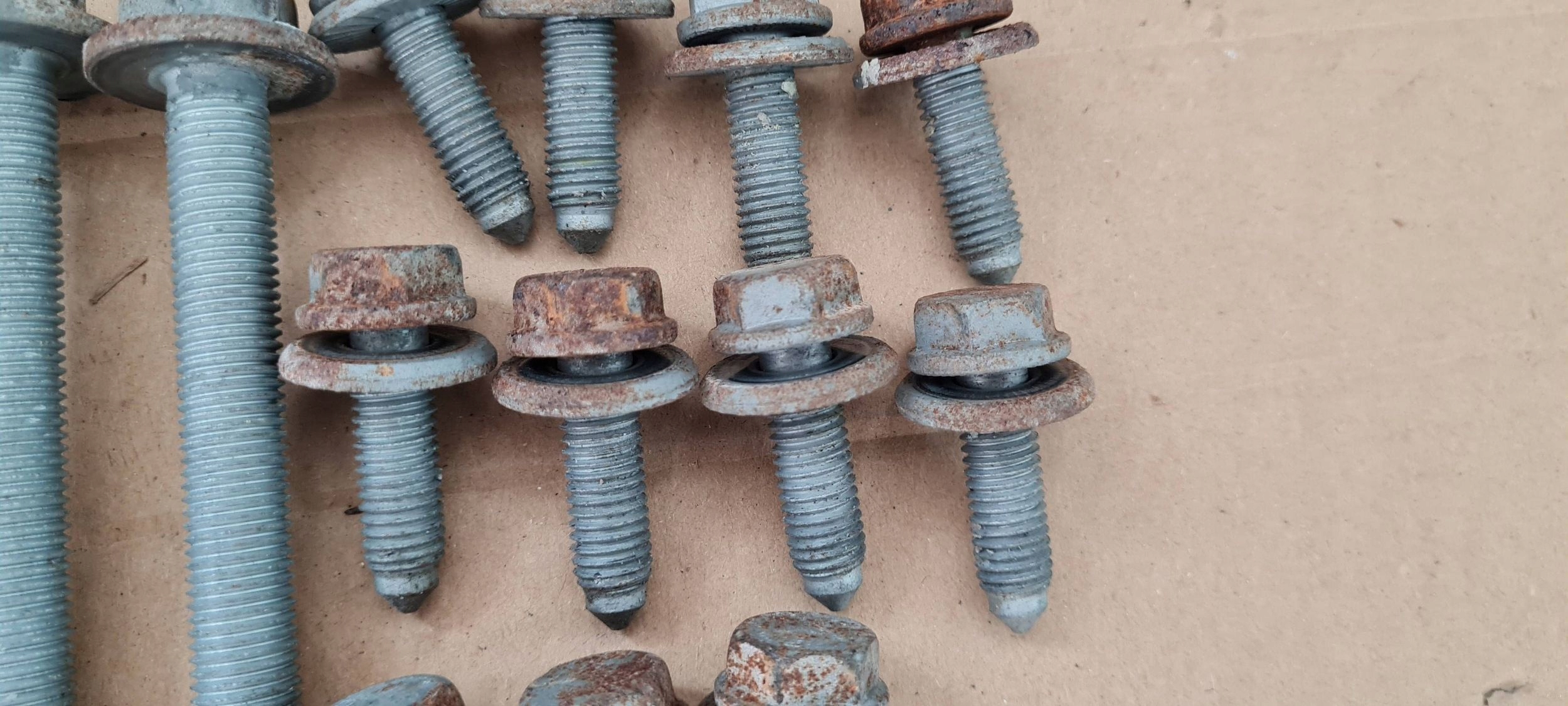 Q3 83A screws springing rear part SANEK siders KOLYSKI LAWY
