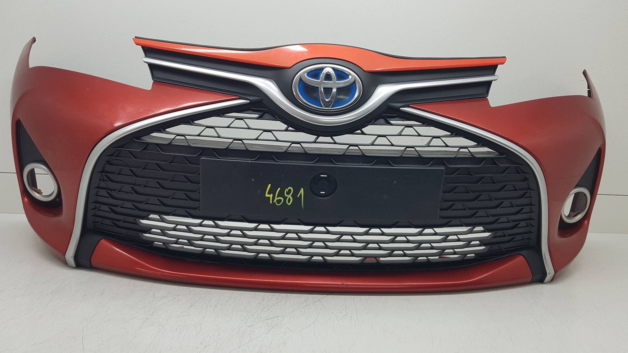 TOYOTA YARIS 3 III 2014 - bumper front 53102-OD060